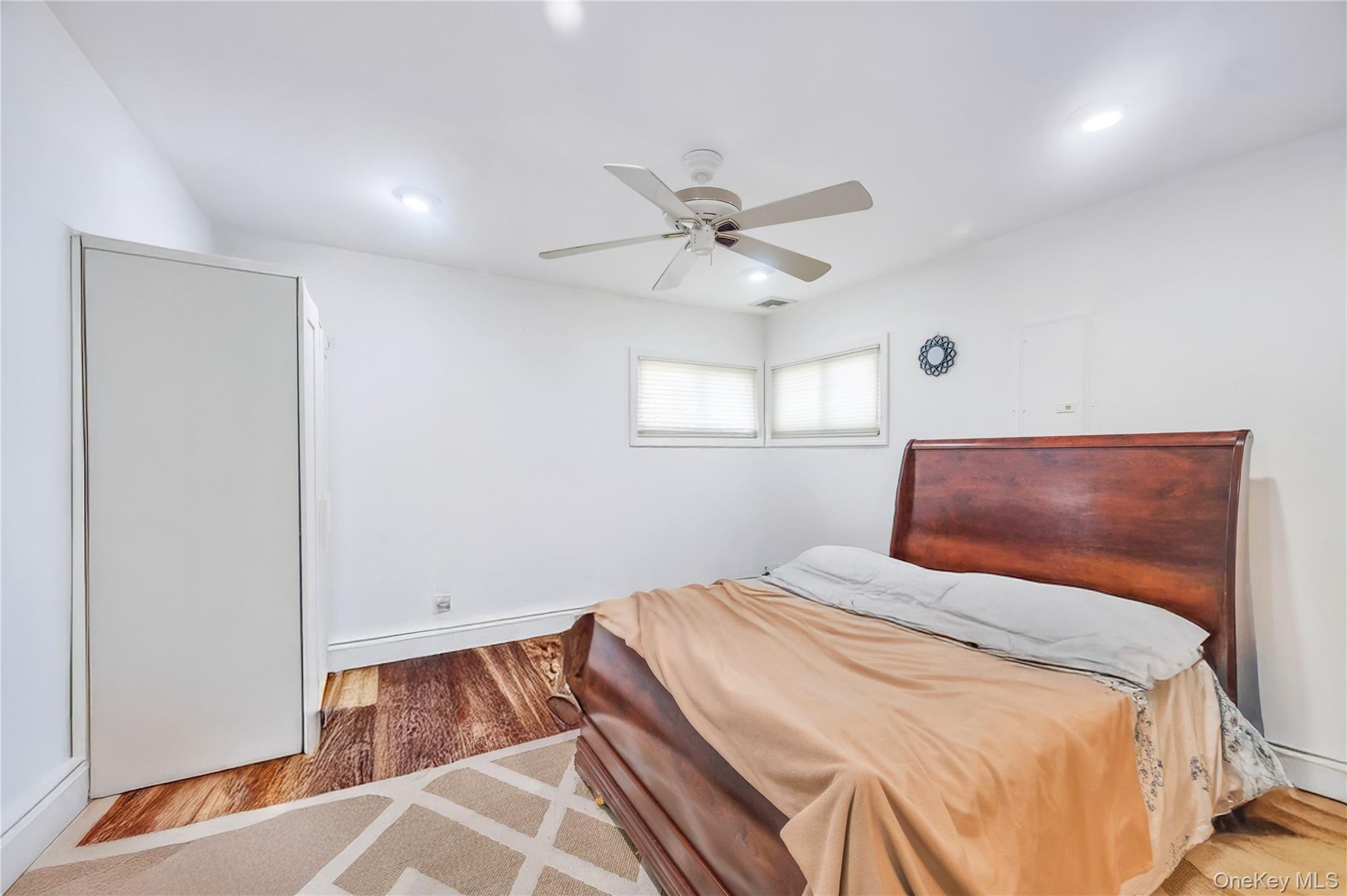 #16 photo, 6 Regal Lane, Levittown , NY 11756