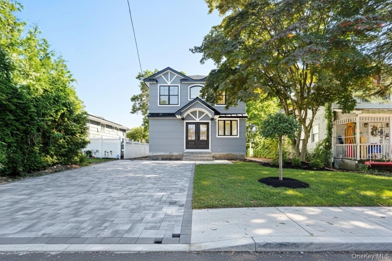 #1 photo, 86 Moffitt Boulevard, Islip , NY 11751