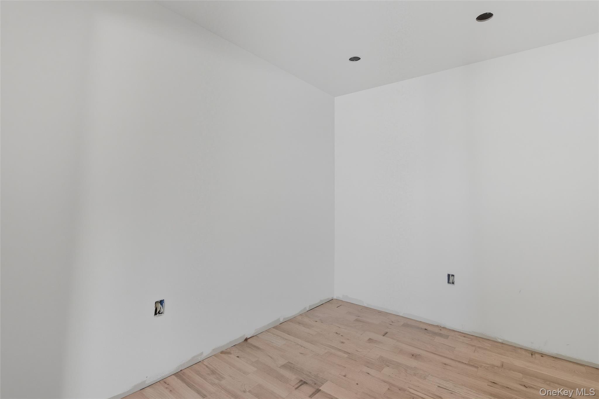 #14 photo, 86 Moffitt Boulevard, Islip , NY 11751