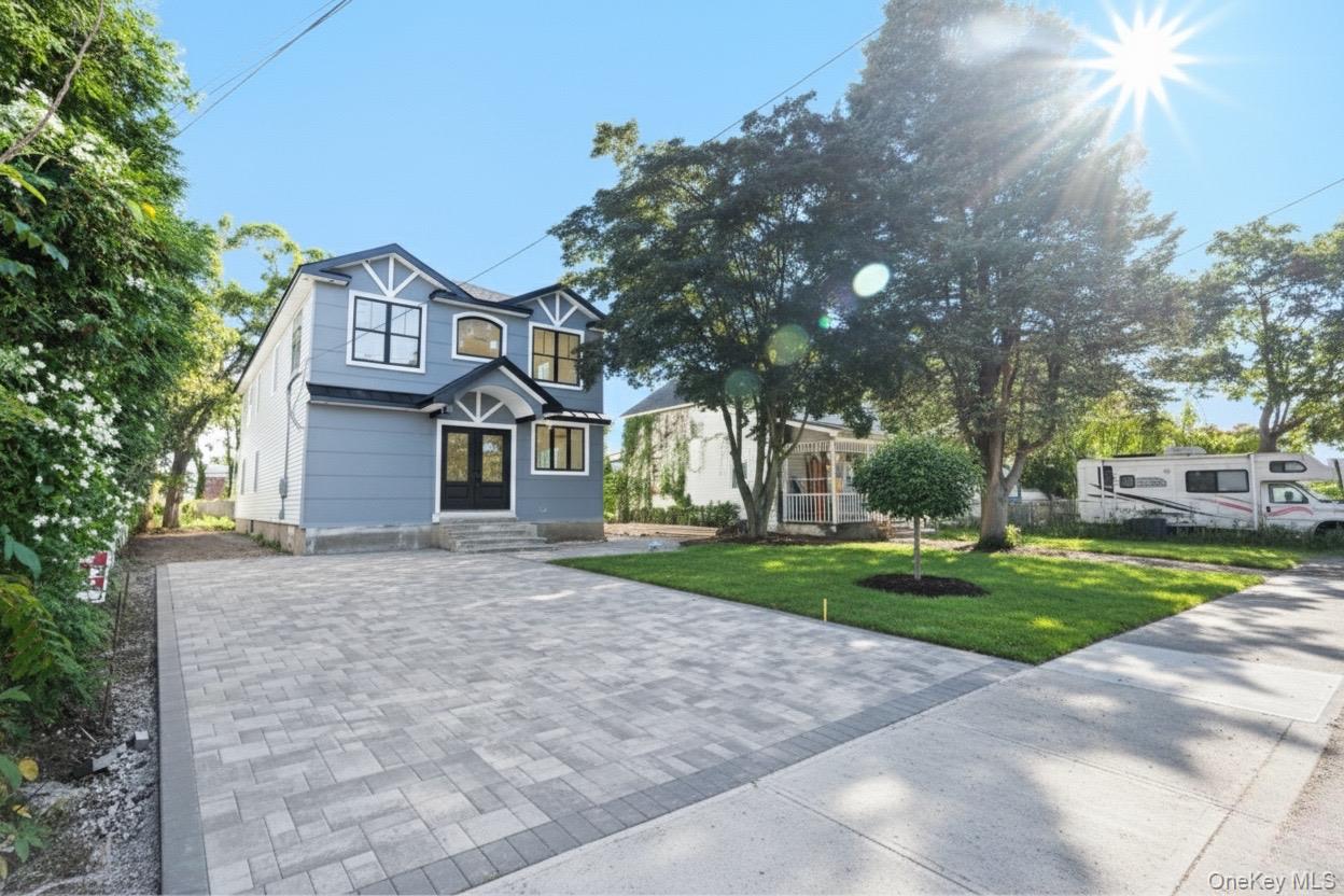 #2 photo, 86 Moffitt Boulevard, Islip , NY 11751