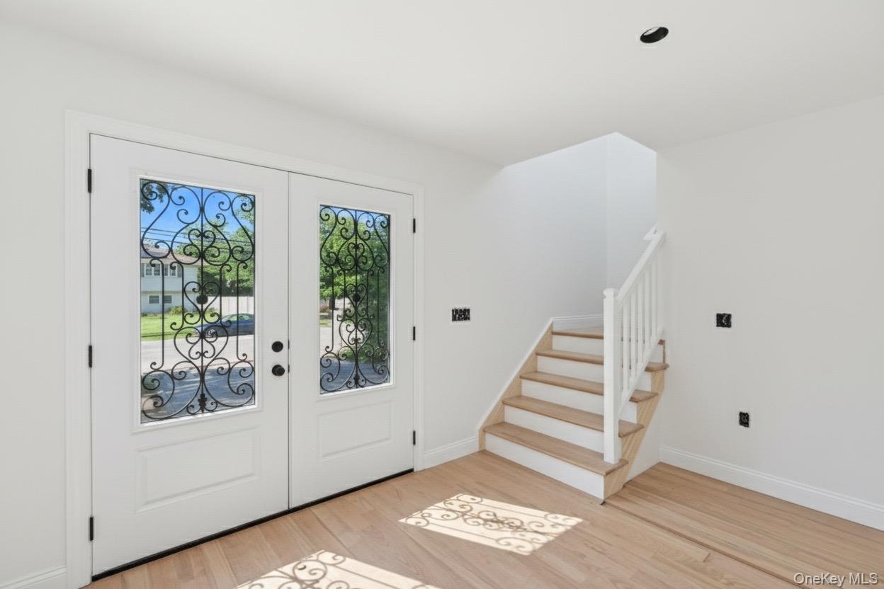 #3 photo, 86 Moffitt Boulevard, Islip , NY 11751