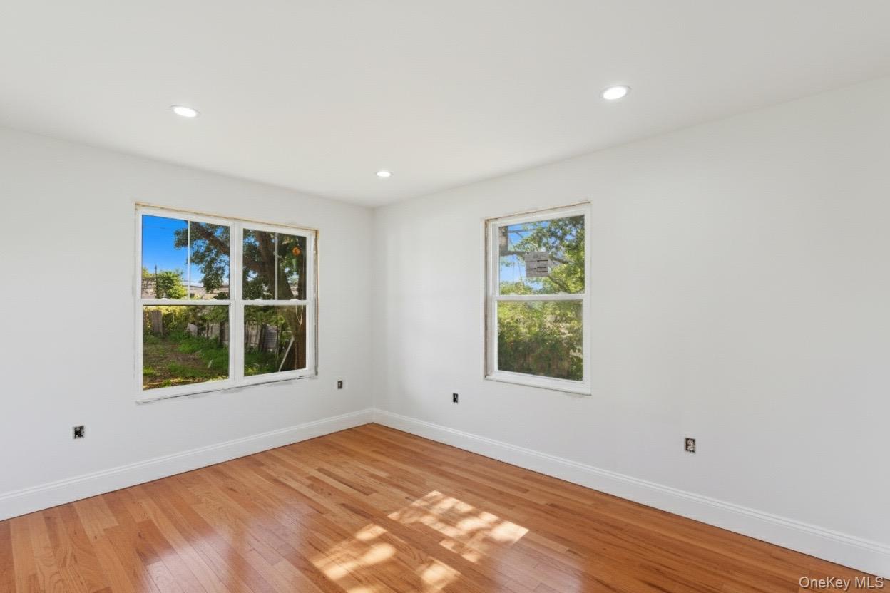 #4 photo, 86 Moffitt Boulevard, Islip , NY 11751