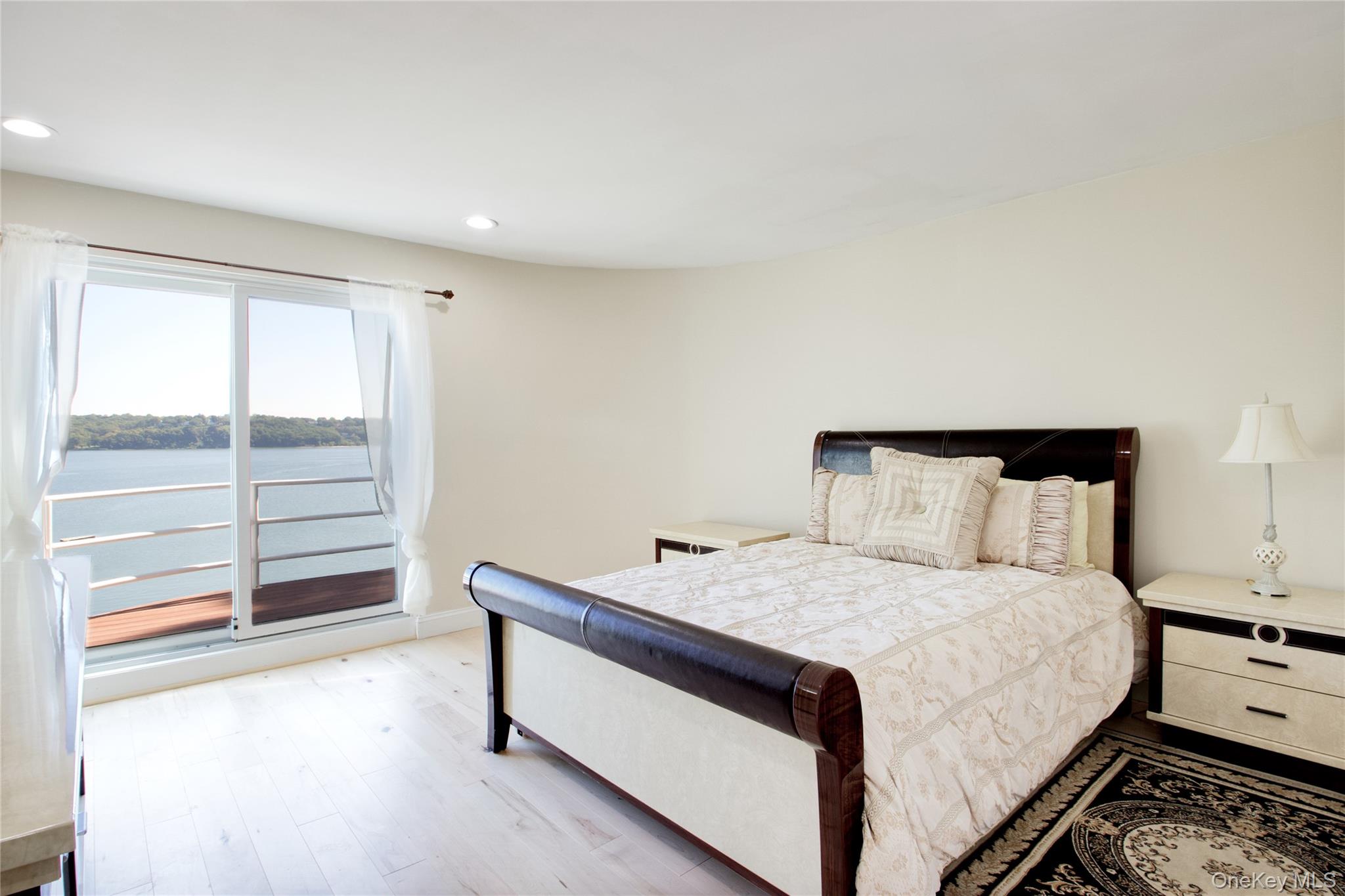 #20 photo, 26 Tennis Court Road, ナッソー郡 Cove Neck , NY 11771