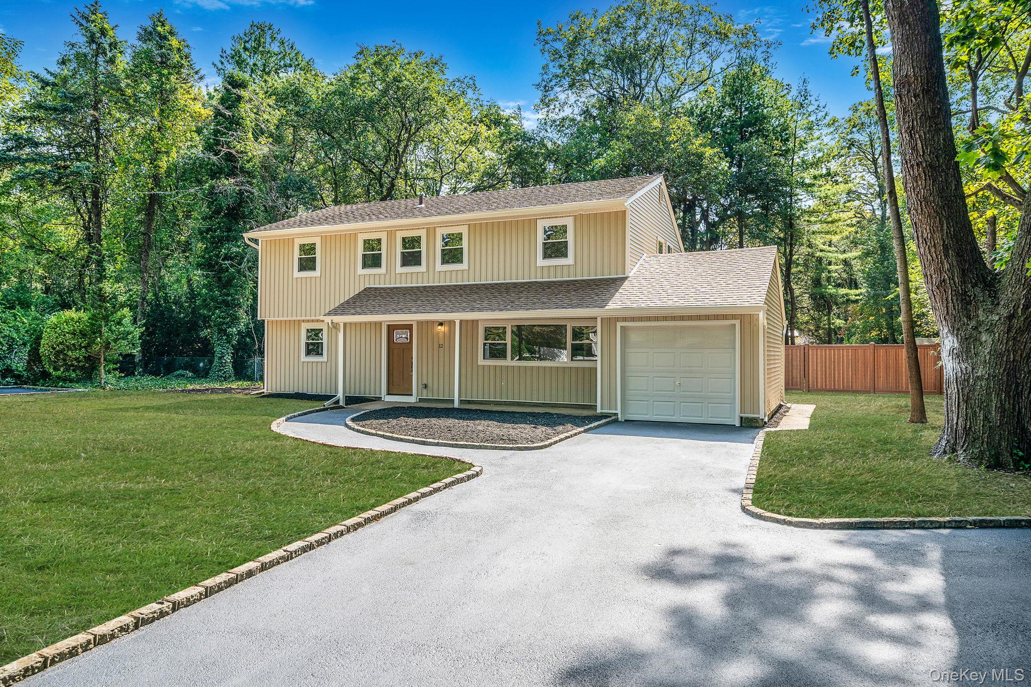 #1 photo, 12 Andover Place, सफ़ोक काउंटी Huntington , NY 11743