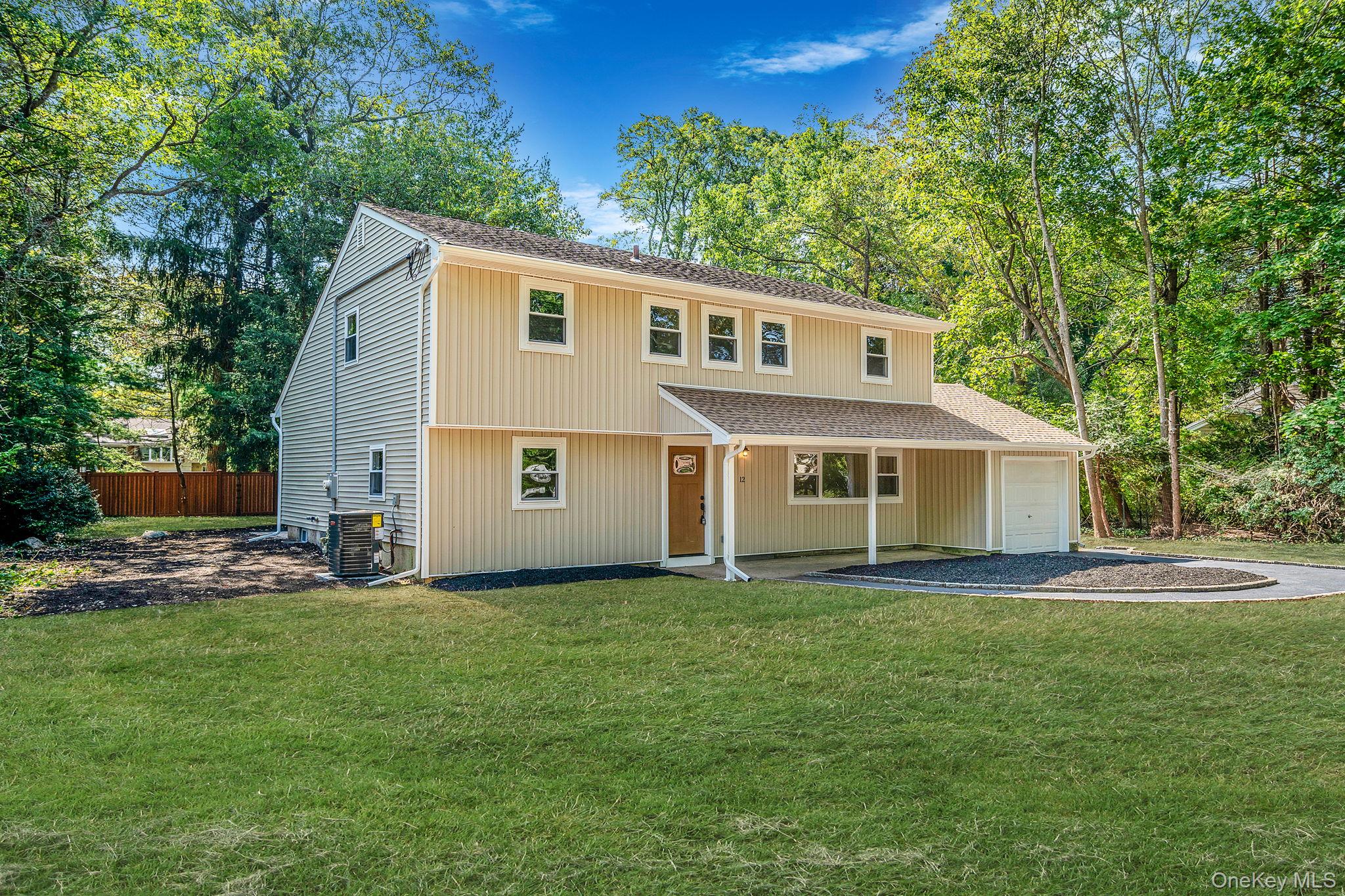 #3 photo, 12 Andover Place, सफ़ोक काउंटी Huntington , NY 11743