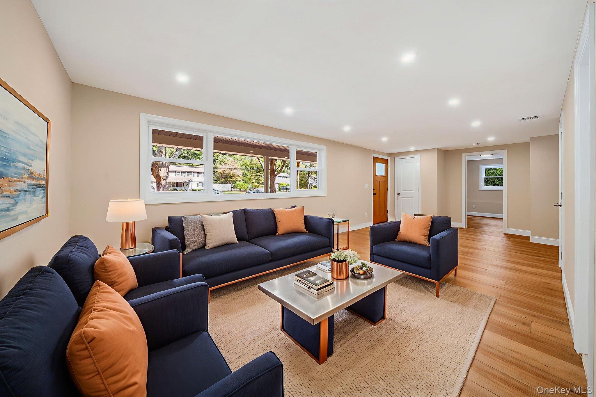 #4 photo, 12 Andover Place, सफ़ोक काउंटी Huntington , NY 11743