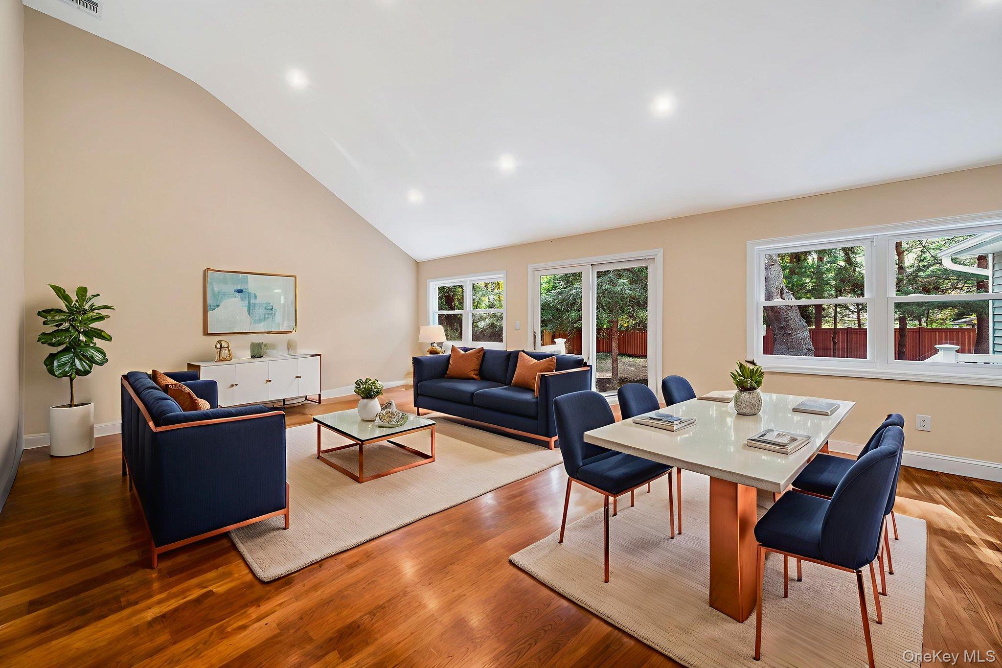 #5 photo, 12 Andover Place, सफ़ोक काउंटी Huntington , NY 11743