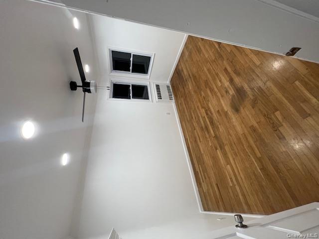 #7 photo, 35 W Belle Terre Avenue, 东长岛 Lindenhurst , NY 11757