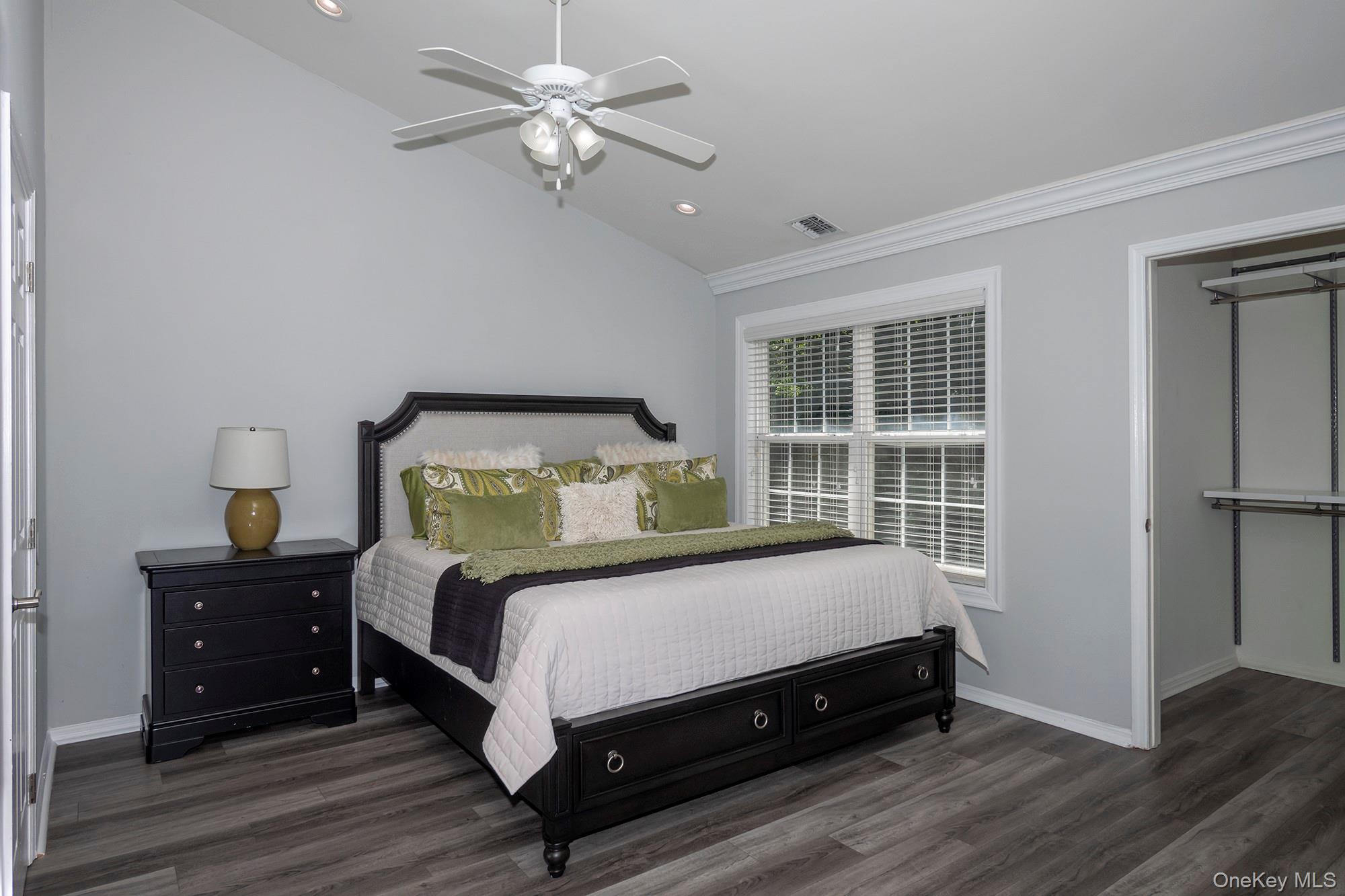 #12 photo, 80 Overlook Drive, サフォーク郡 Farmingville , NY 11738