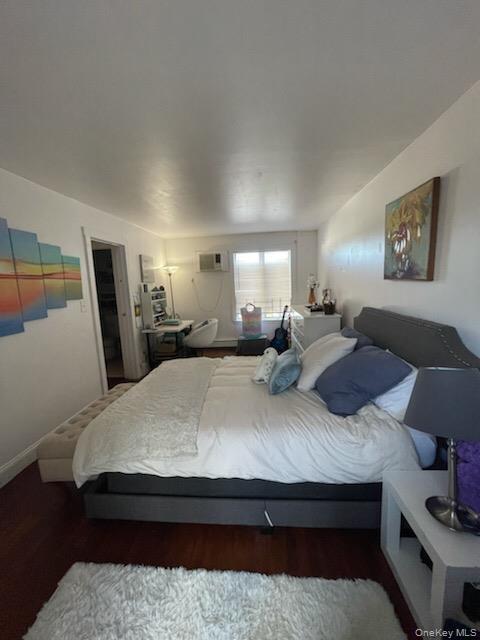 #5 photo, 76-14 69th Road, Middle Village , NY 11379