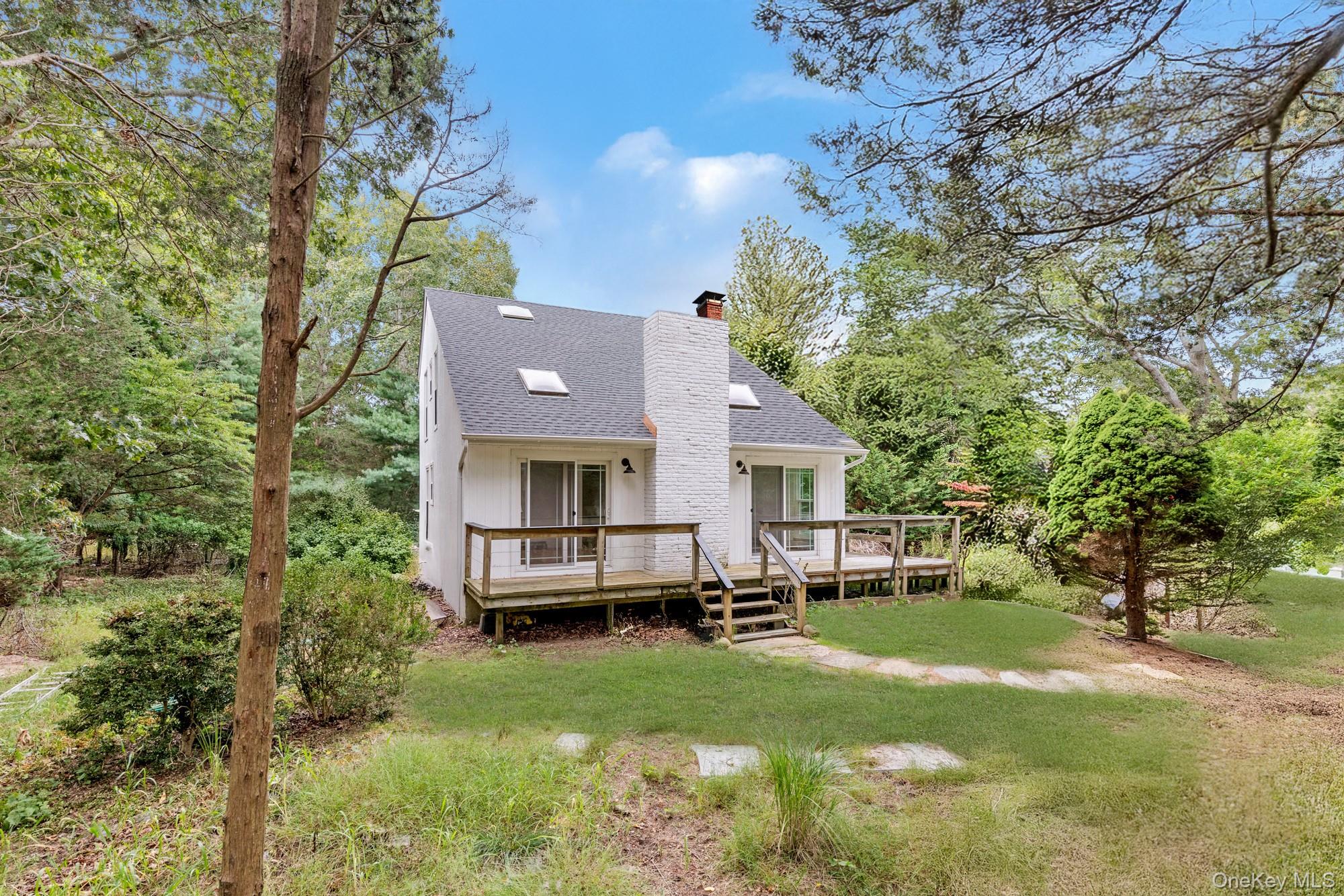 #1 photo, 18 Norfolk Drive, サフォーク郡 Springs , NY 11937