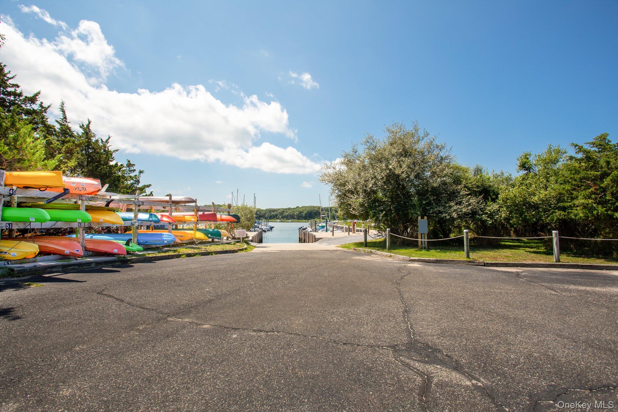 #19 photo, 18 Norfolk Drive, サフォーク郡 Springs , NY 11937