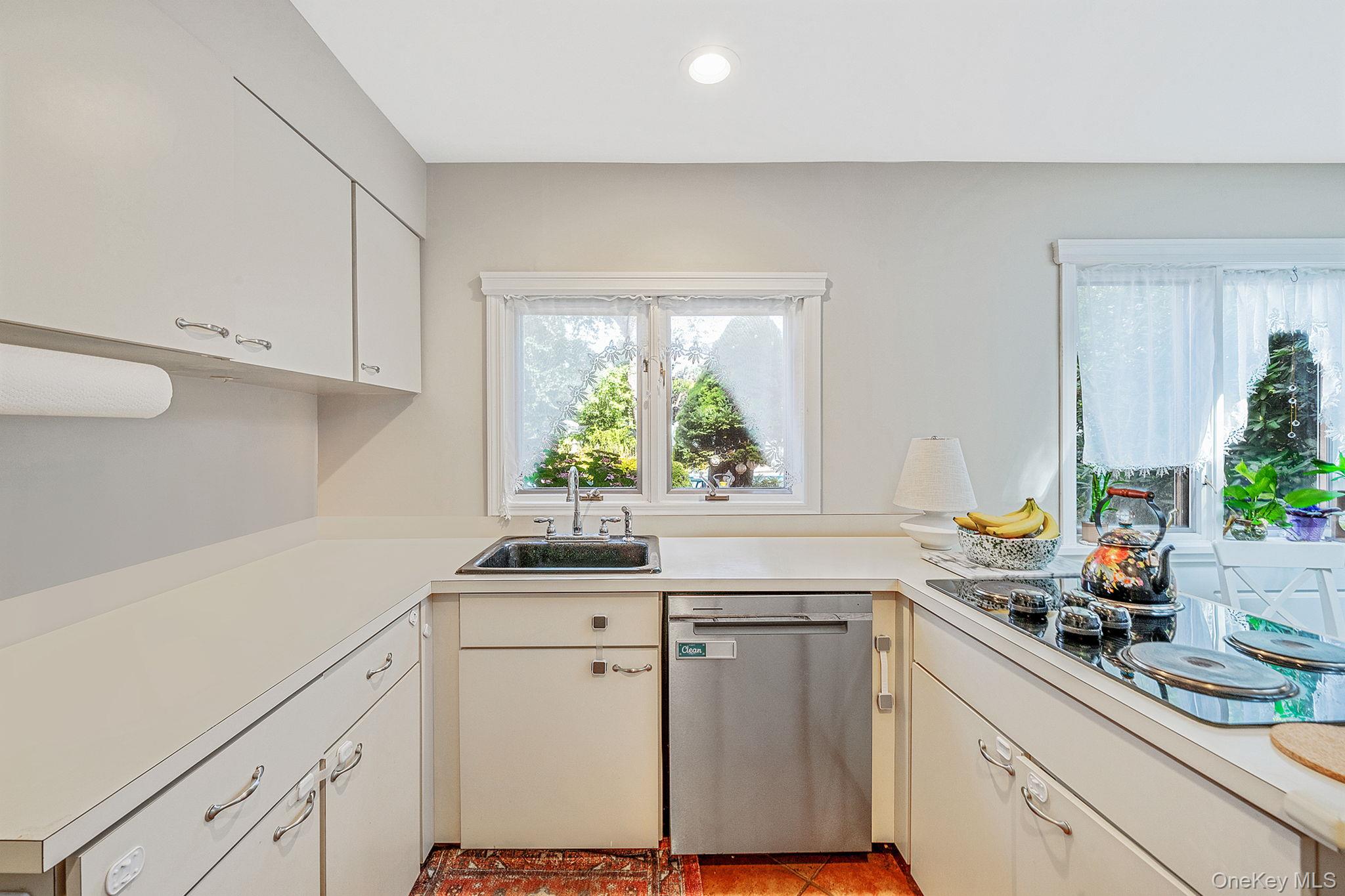 #17 photo, 3 Bowen Place, سوفولك Stony Brook , NY 11790