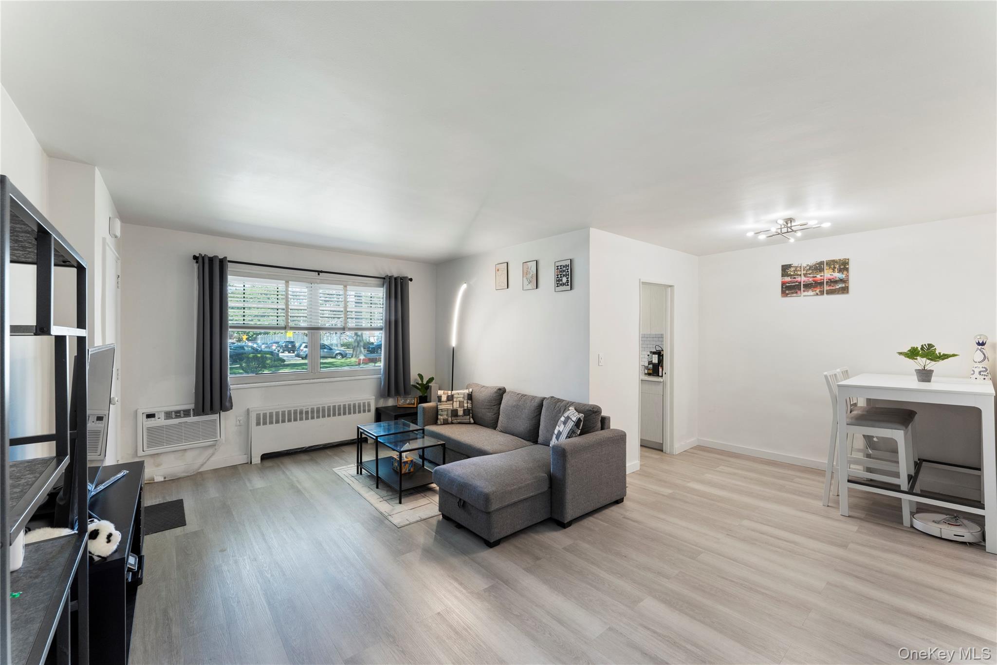 #5 photo, 249-30 63rd Avenue, Little Neck , NY 11362