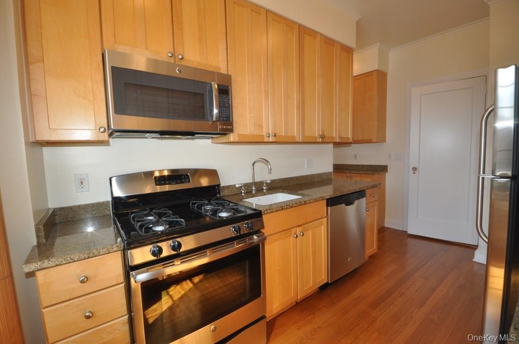 #8 photo, 155 Garth Road, Scarsdale , NY 10583