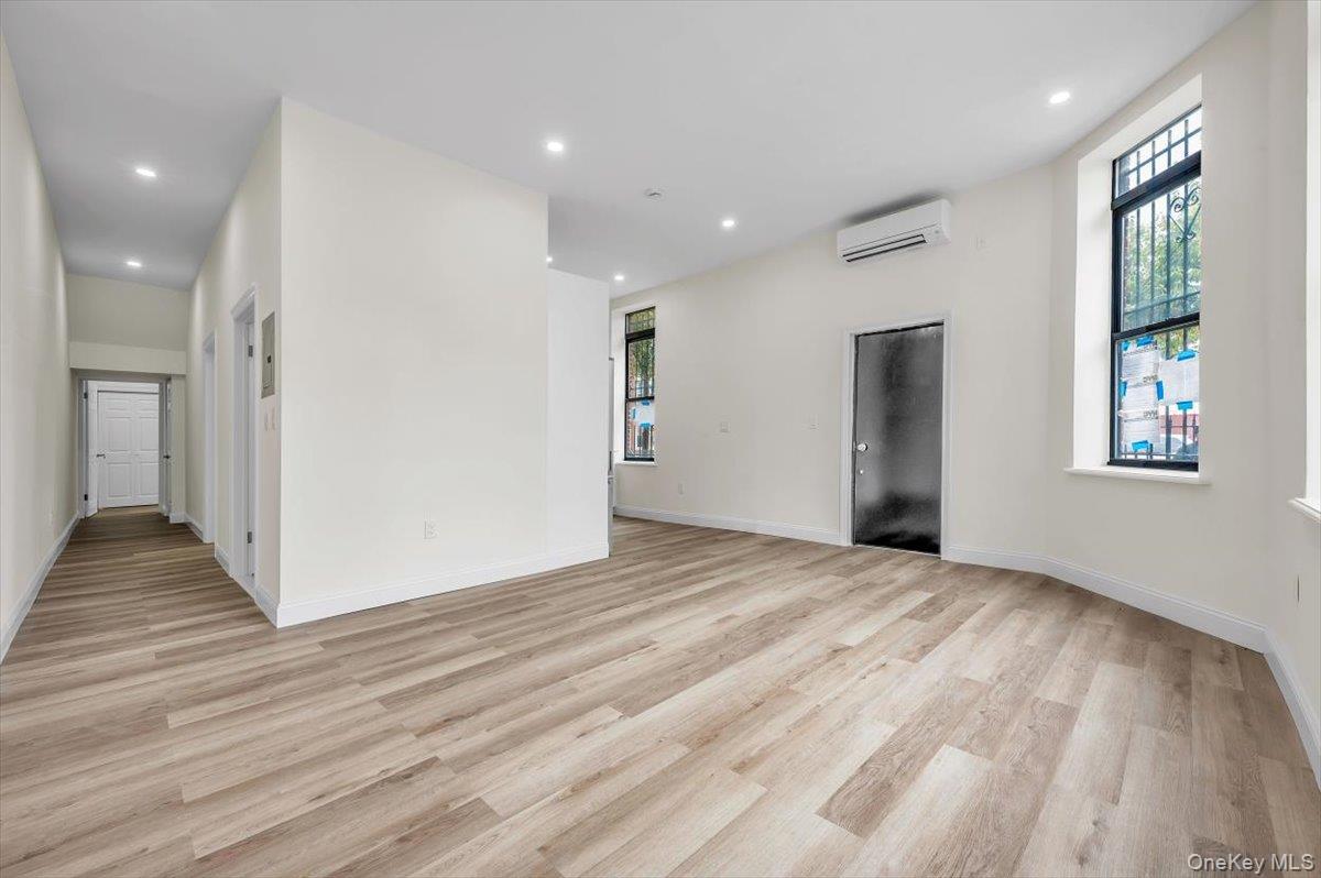 #8 photo, 442 Marion Street, ブルックリン区 Brooklyn , NY 11233