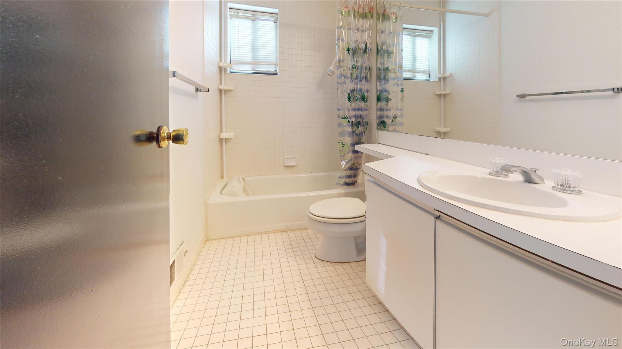 #16 photo, 414 Pine Grove Lane, Hartsdale , NY 10530