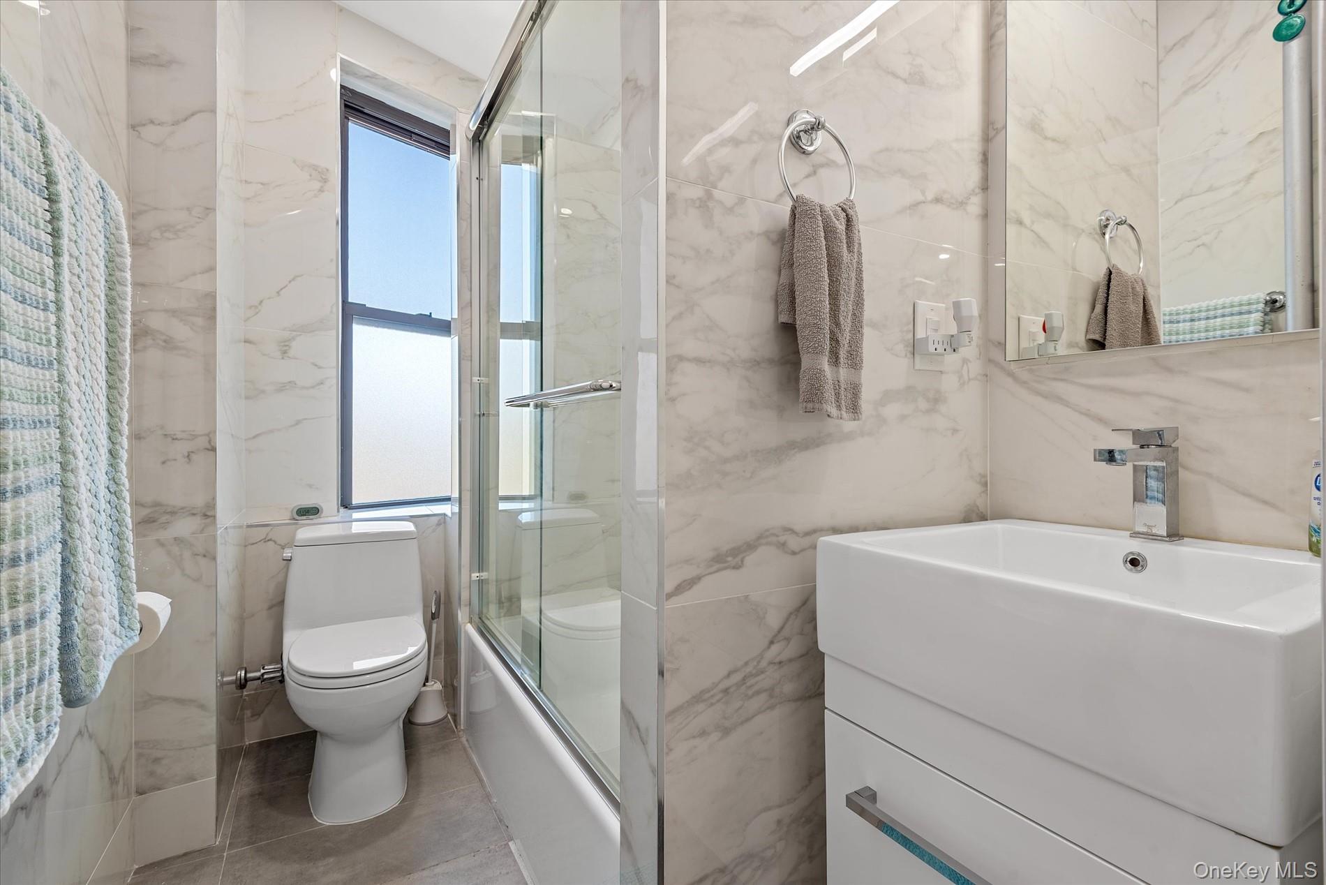 #11 photo, 270 Seaman Avenue, New York (Manhattan) , NY 10034