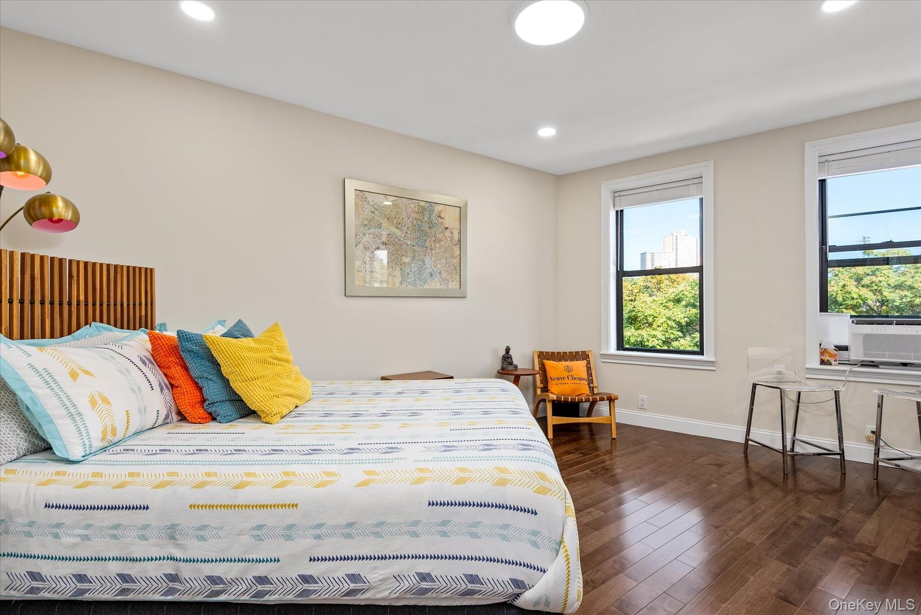 #5 photo, 270 Seaman Avenue, New York (Manhattan) , NY 10034