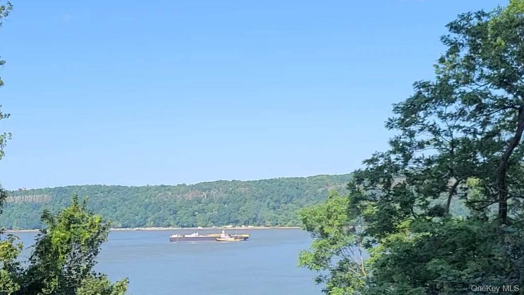 #7 photo, 2727 Palisade Avenue, Bronx , NY 10463