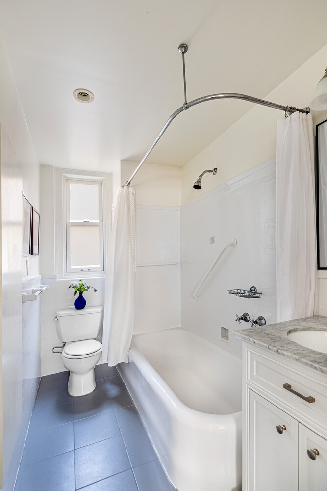 #6 photo, 111 E 75TH Street, Lenox Hill , NY 10021