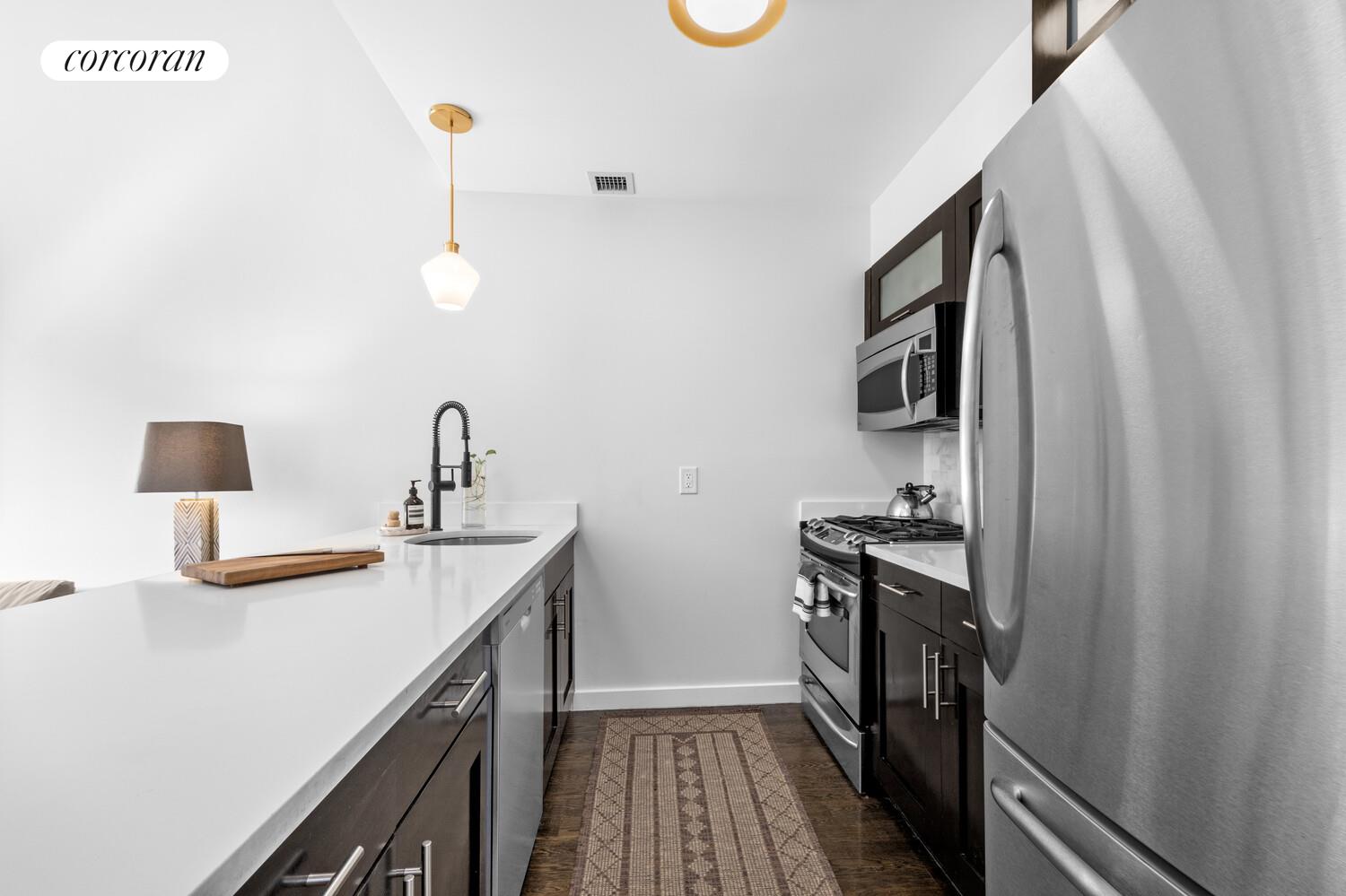 #6 photo, 151 MANHATTAN Avenue, ブルックリン区 Williamsburg,South , NY 11206