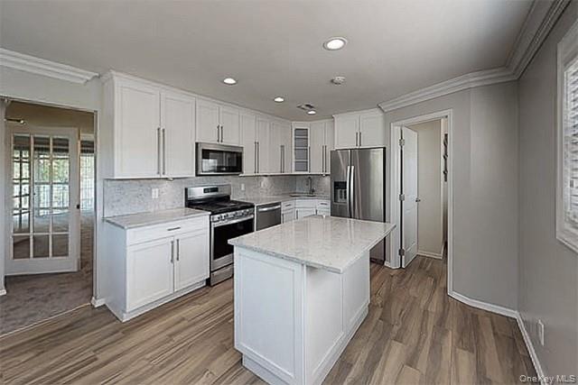 #3 photo, 137 Overlook Drive, サフォーク郡 Farmingville , NY 11738