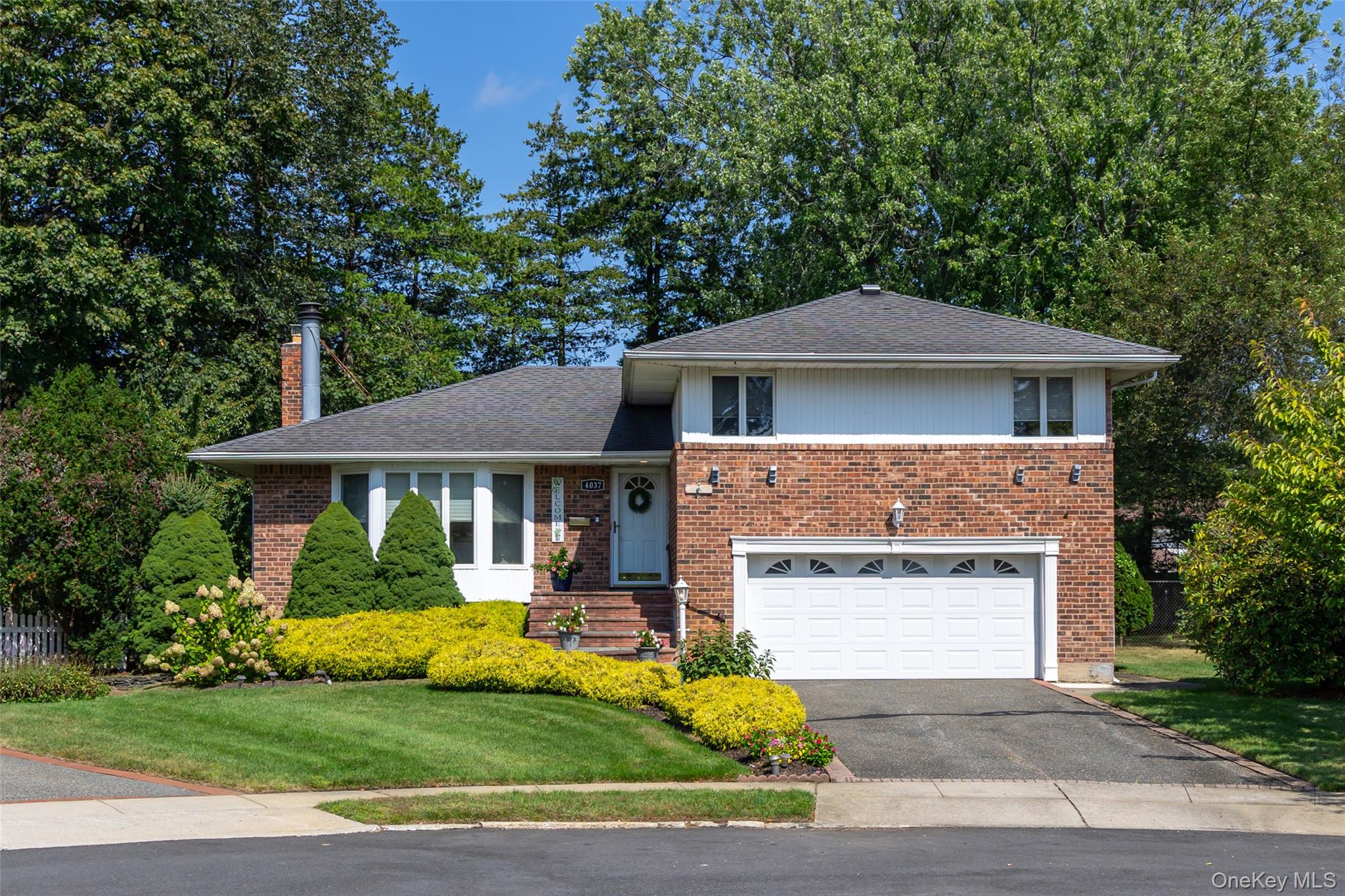 #1 photo, 4037 Park Drive, नासाउ काउंटी Seaford , NY 11783