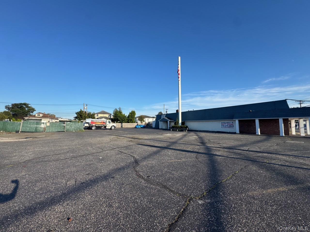 #13 photo, 791 Main Street, Farmingdale , NY 11735