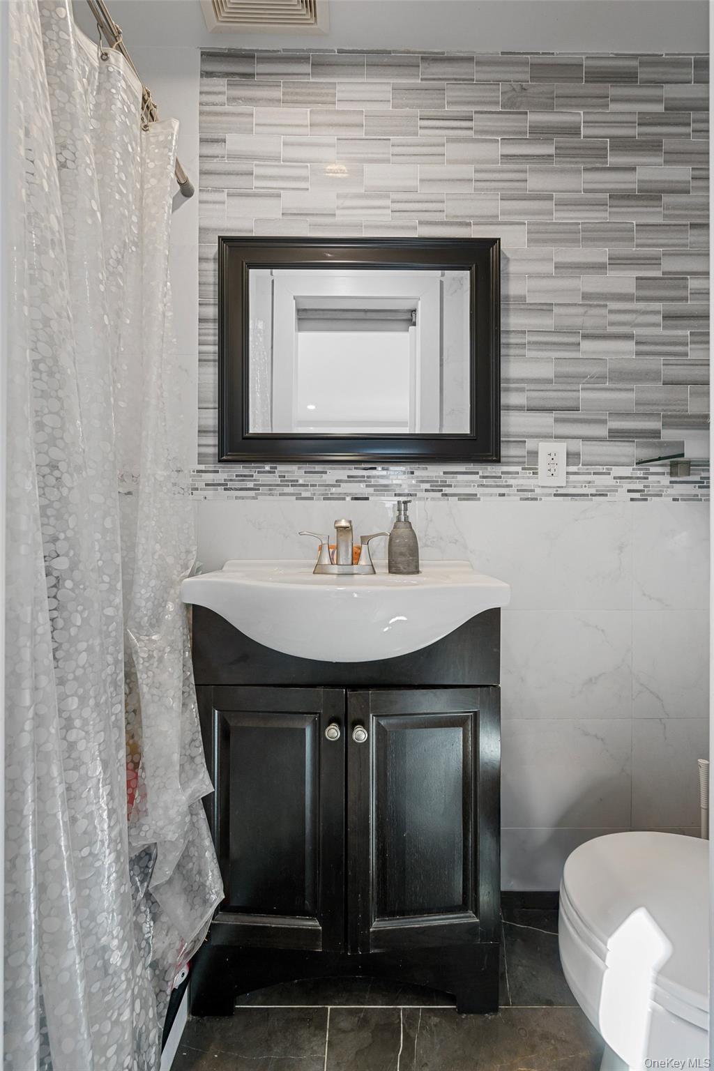 #17 photo, 48-05 186th St., Fresh Meadows , NY 11365