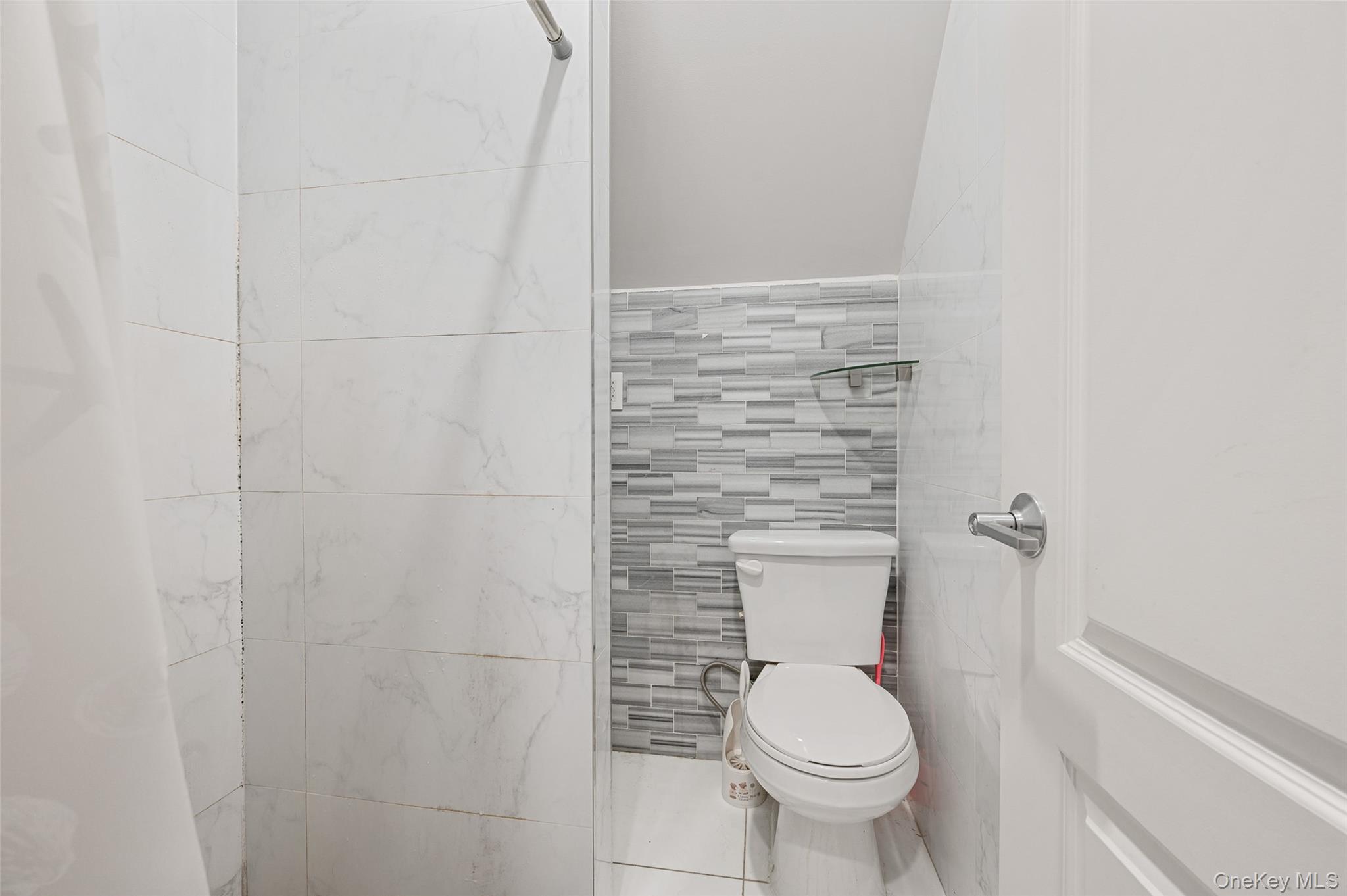 #18 photo, 48-05 186th St., Fresh Meadows , NY 11365