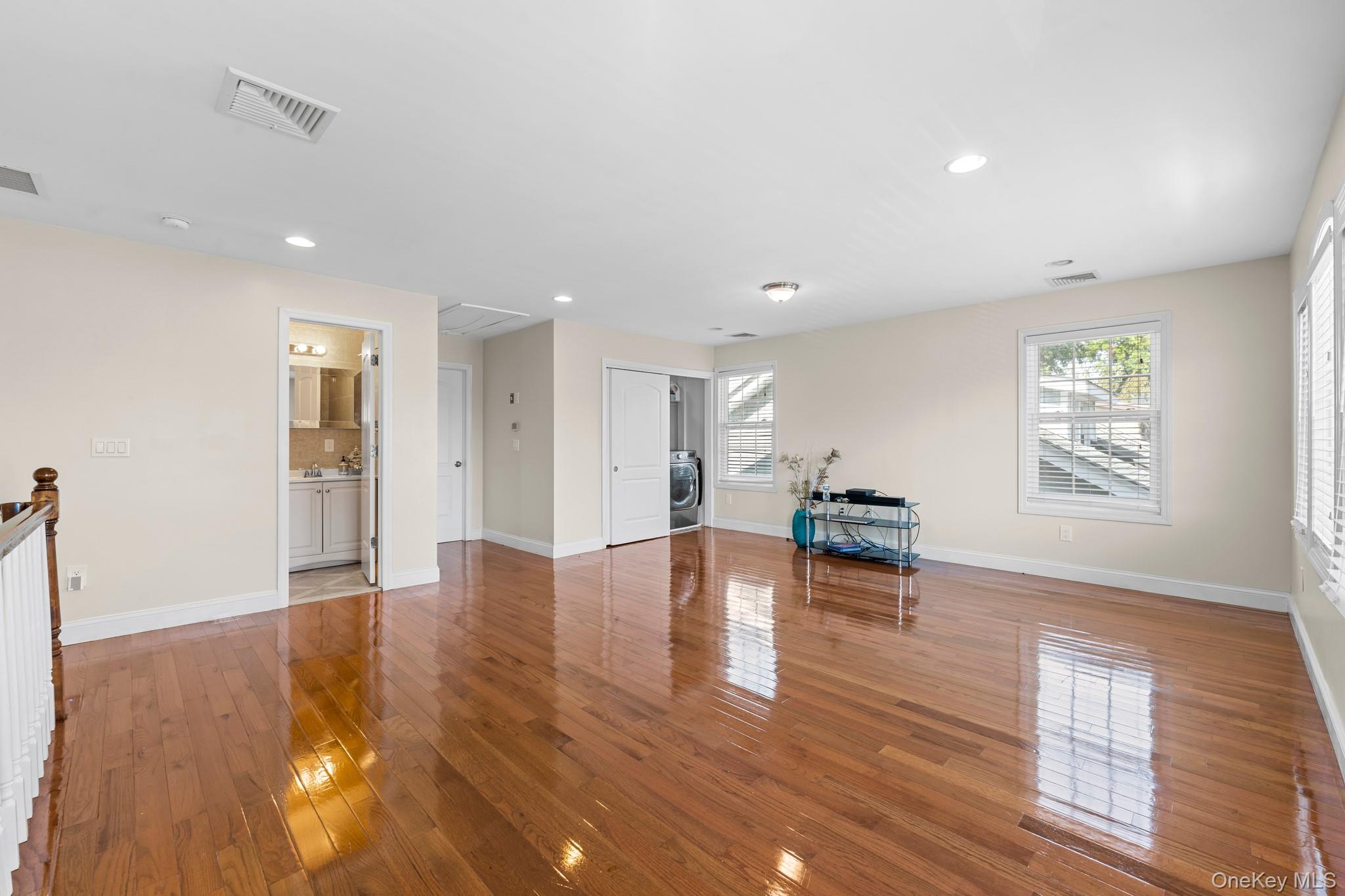 #18 photo, 226 Franklin Street, Elmont , NY 11003