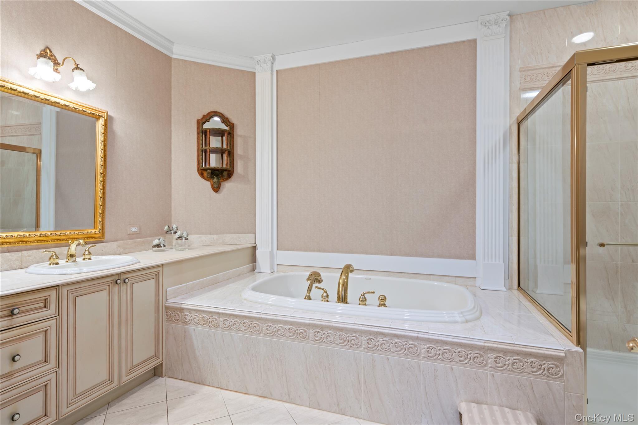 #18 photo, 30 Sagamore Drive, नासाउ काउंटी Plainview , NY 11803