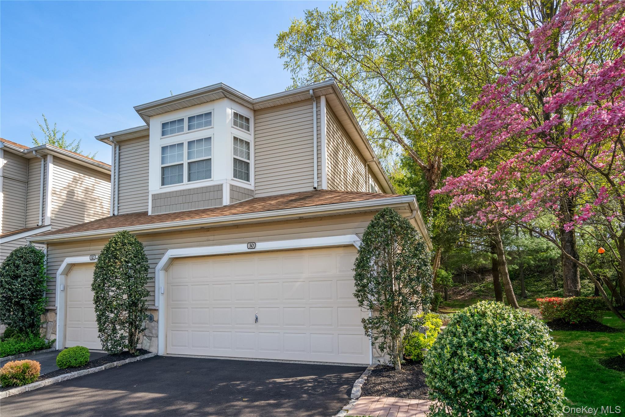 #2 photo, 30 Sagamore Drive, नासाउ काउंटी Plainview , NY 11803