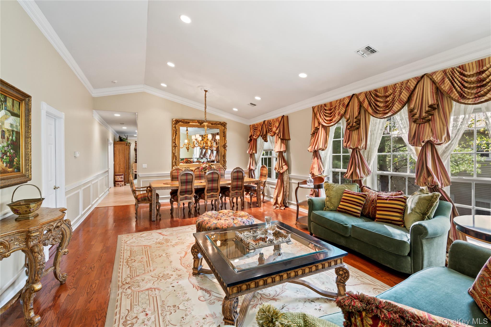 #7 photo, 30 Sagamore Drive, नासाउ काउंटी Plainview , NY 11803