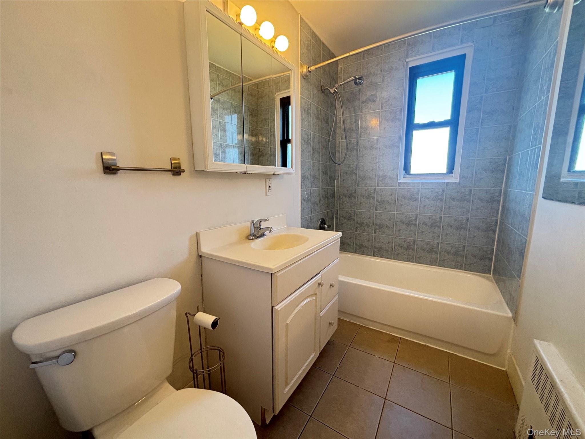 #16 photo, 320 Atlantic Avenue, East Rockaway , NY 11518