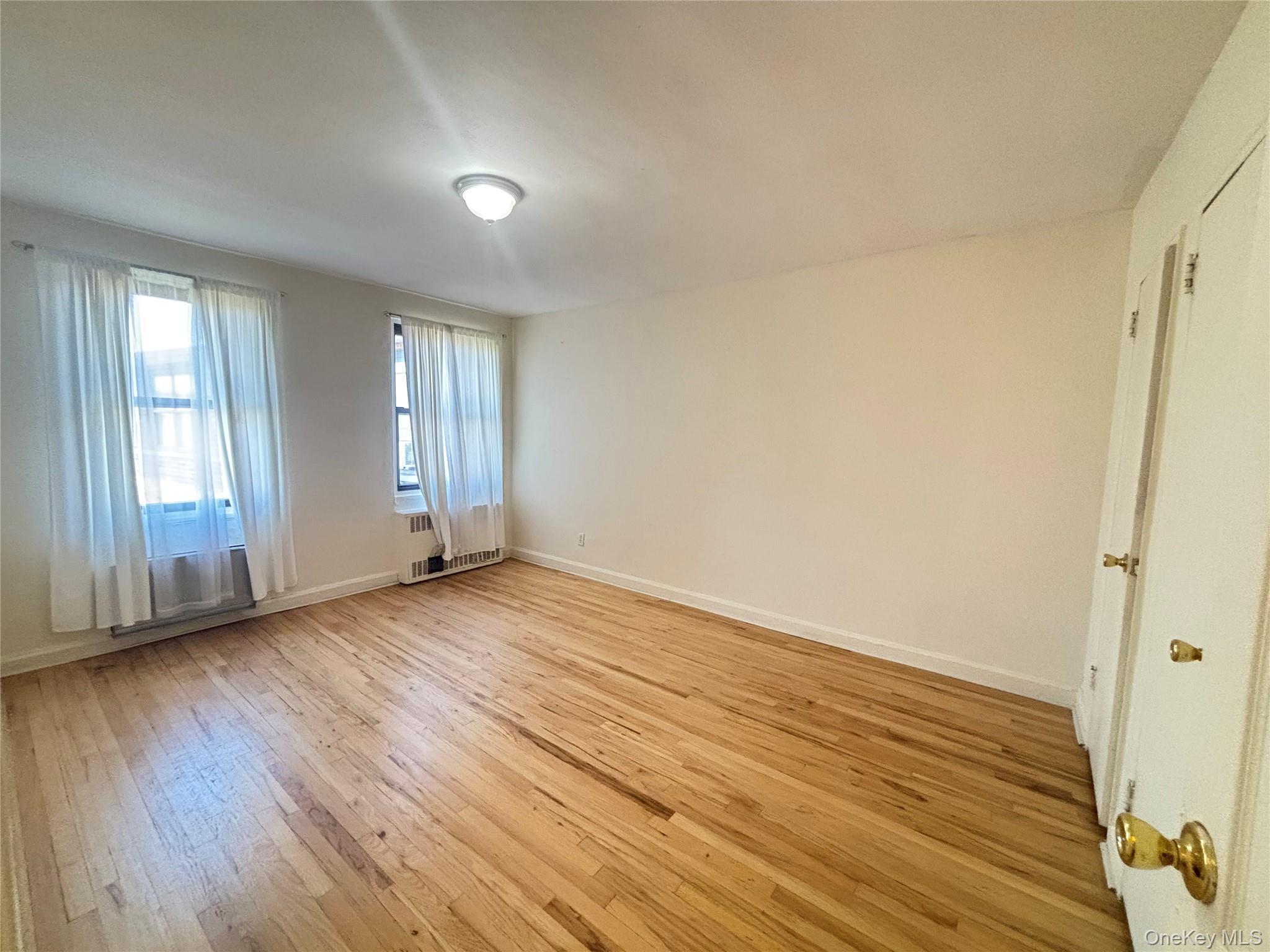 #19 photo, 320 Atlantic Avenue, East Rockaway , NY 11518