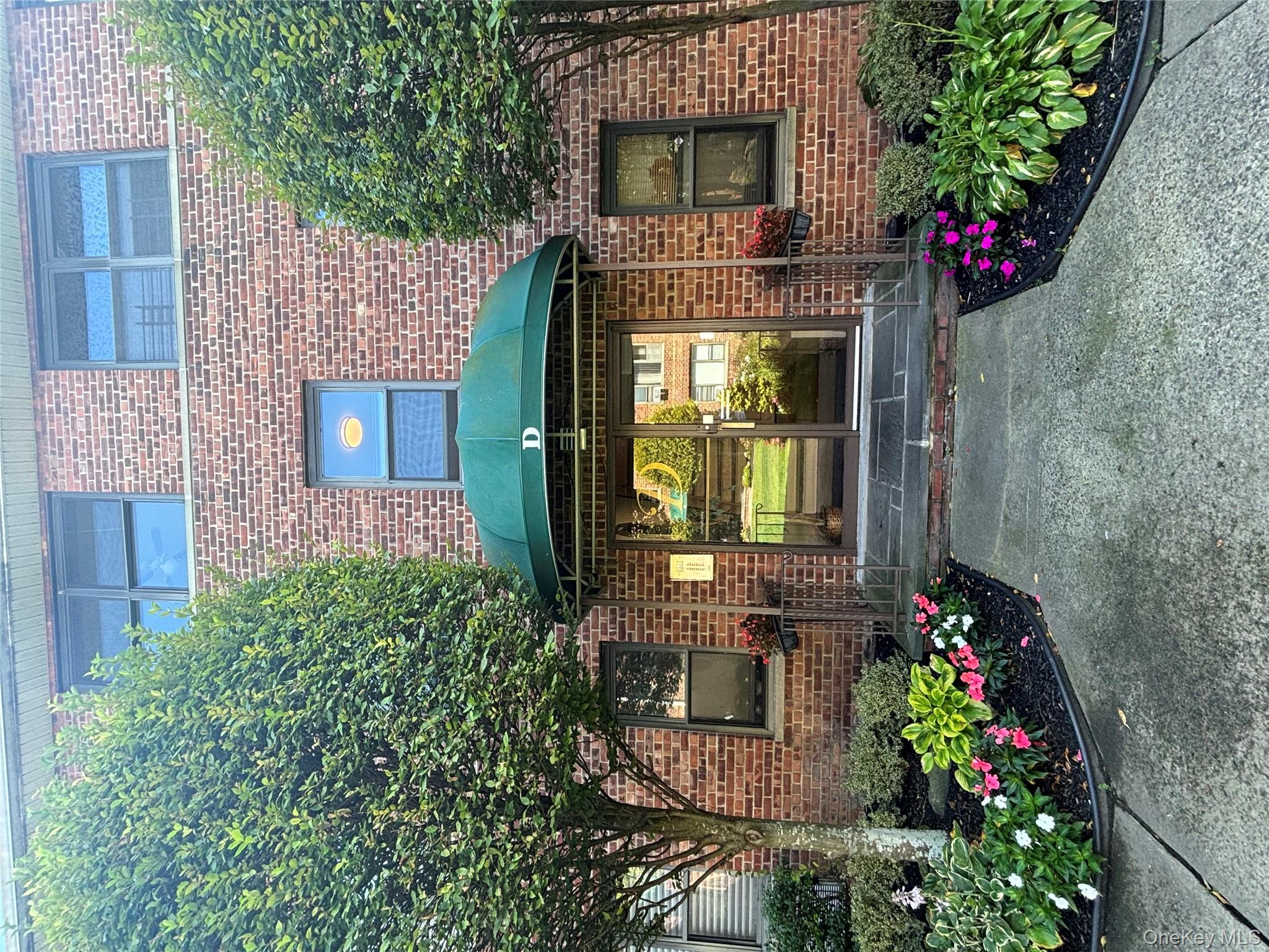 #2 photo, 320 Atlantic Avenue, East Rockaway , NY 11518