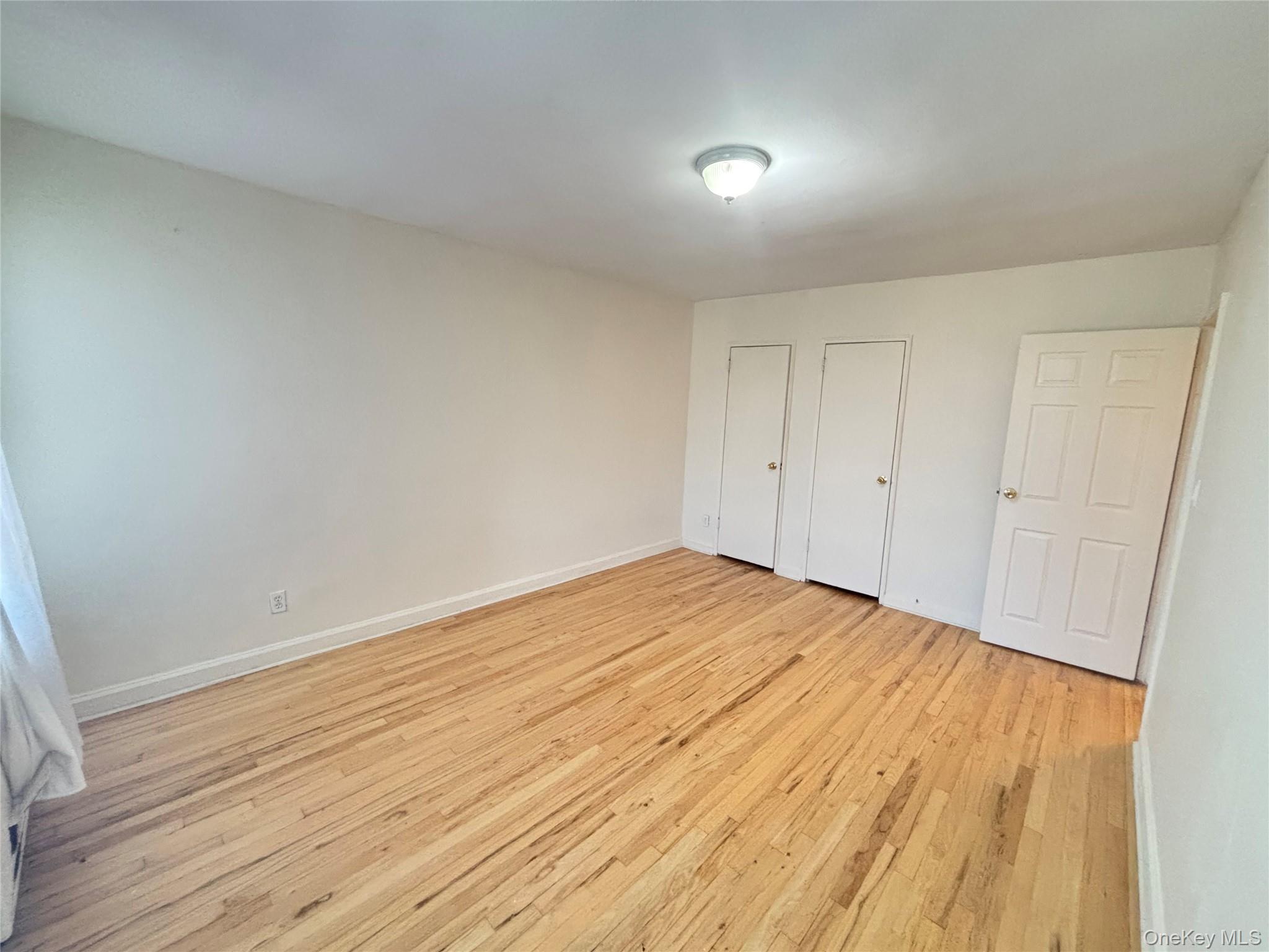 #20 photo, 320 Atlantic Avenue, East Rockaway , NY 11518