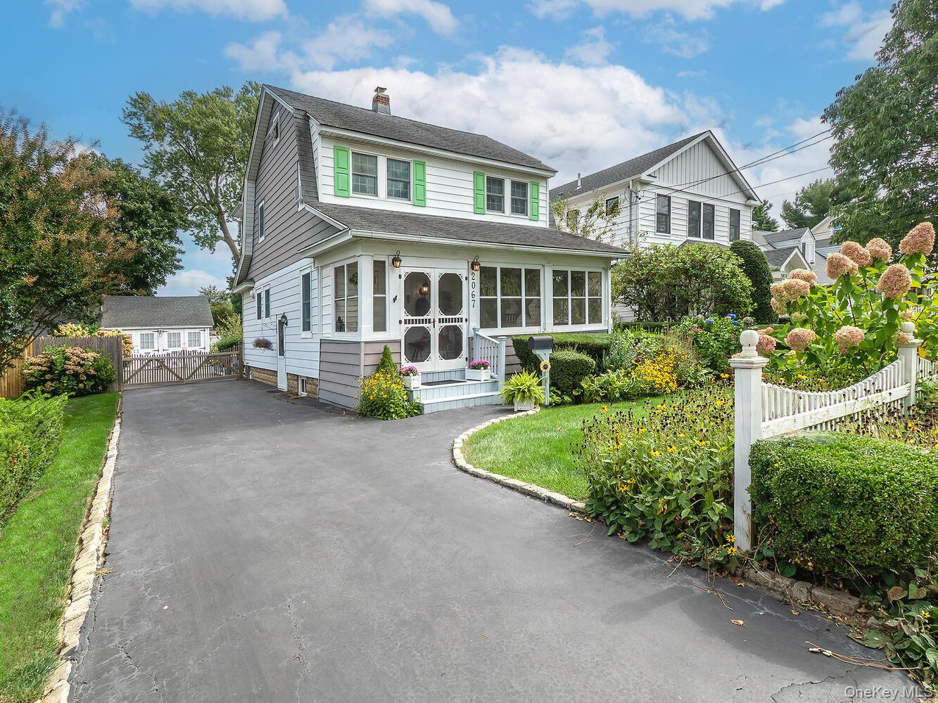 #2 photo, 2067 Jackson Avenue, Seaford , NY 11783