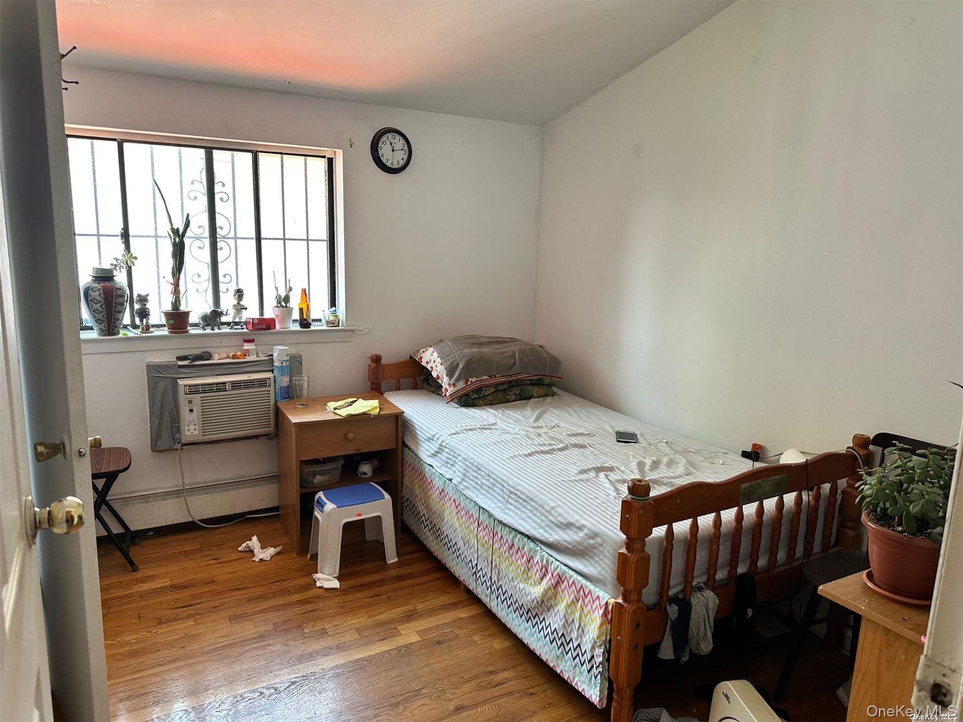 #3 photo, 137-38 Kalmia Avenue, Flushing , NY 11355