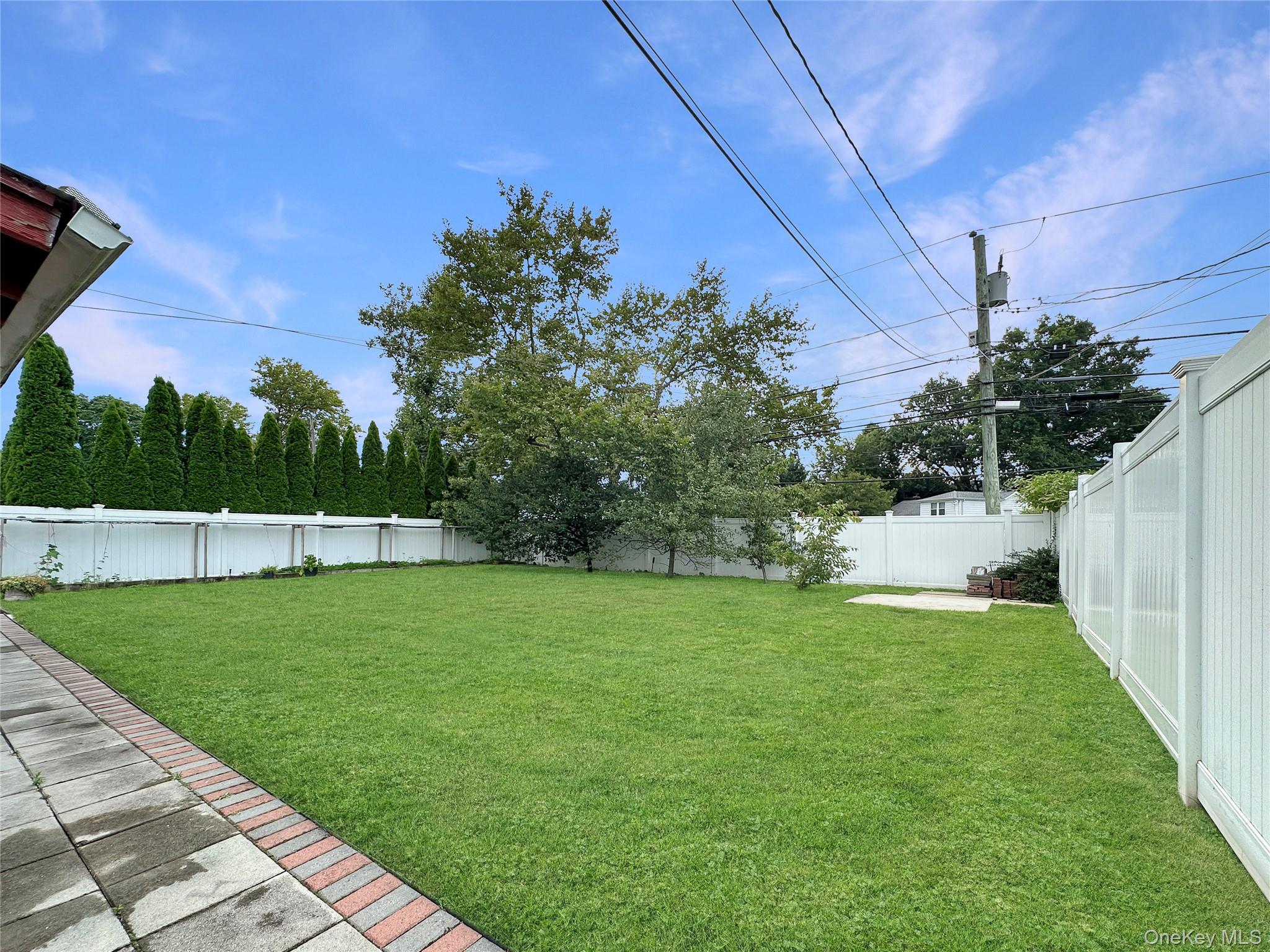 #16 photo, 245 Dartmouth Drive, हिक्सविले Hicksville , NY 11801