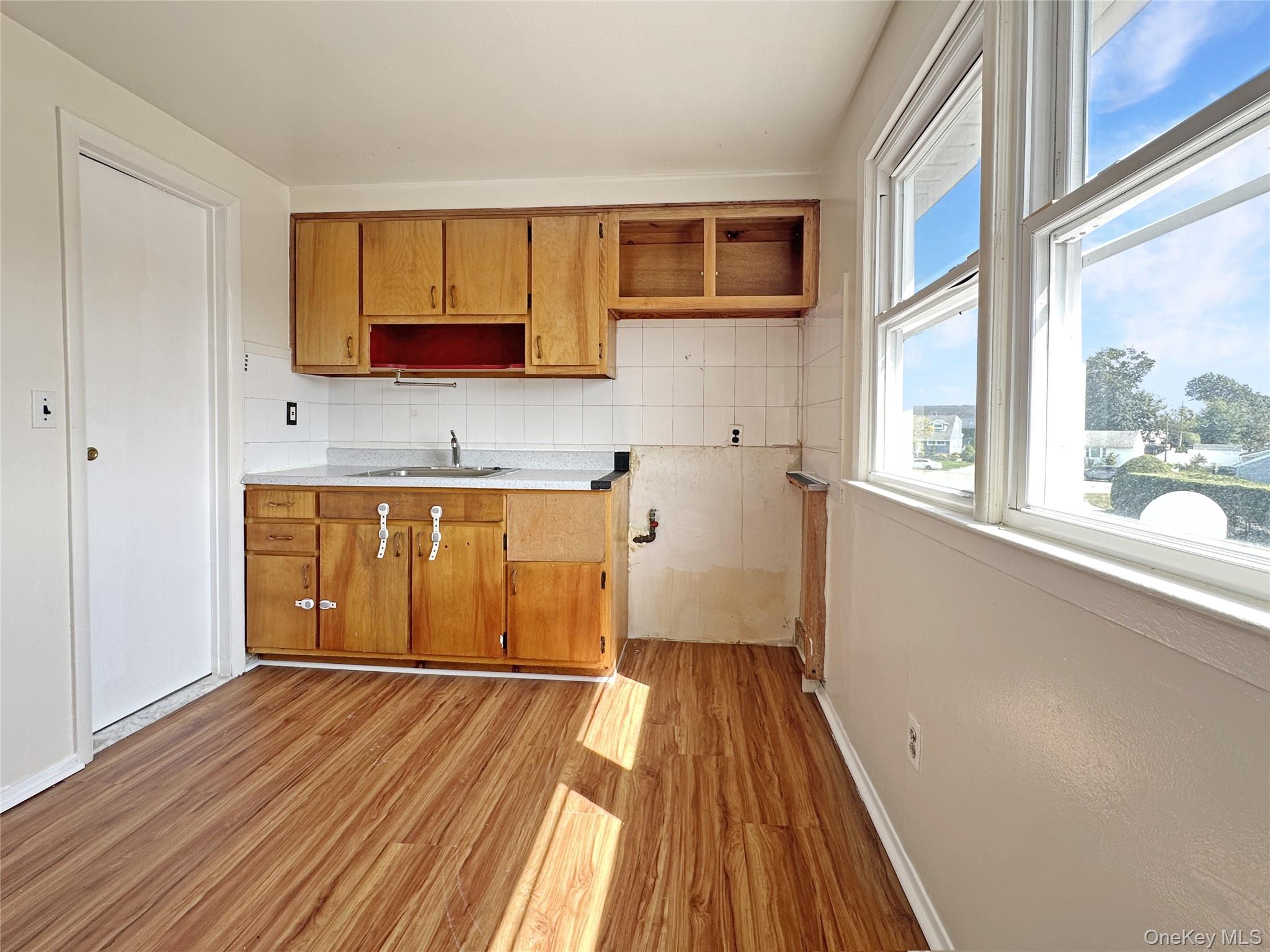 #19 photo, 245 Dartmouth Drive, हिक्सविले Hicksville , NY 11801