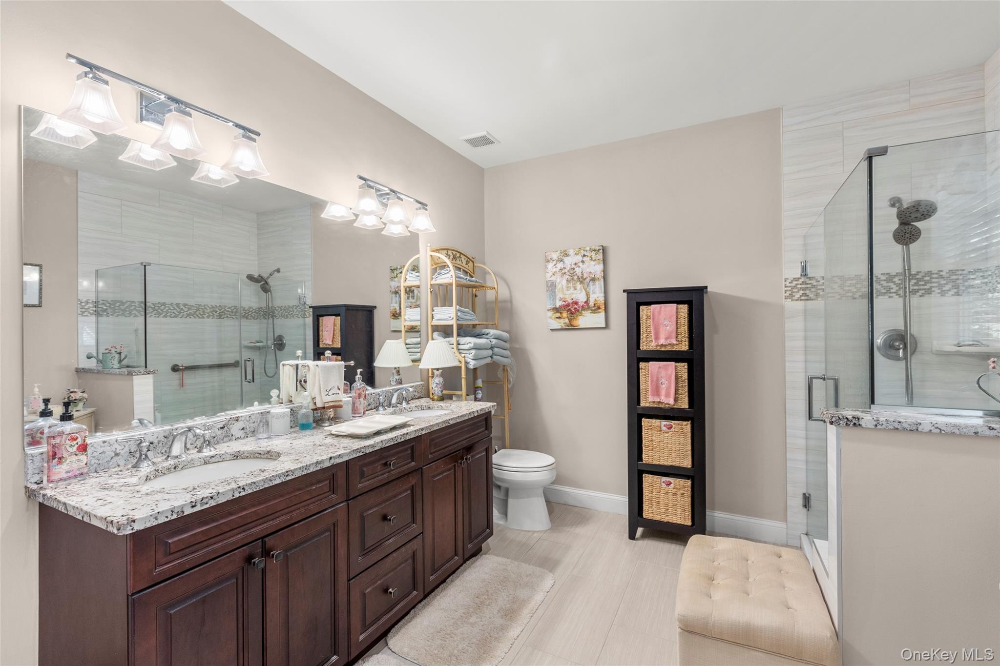 #13 photo, 27 Wildflower Drive, サフォーク郡 Ridge , NY 11961