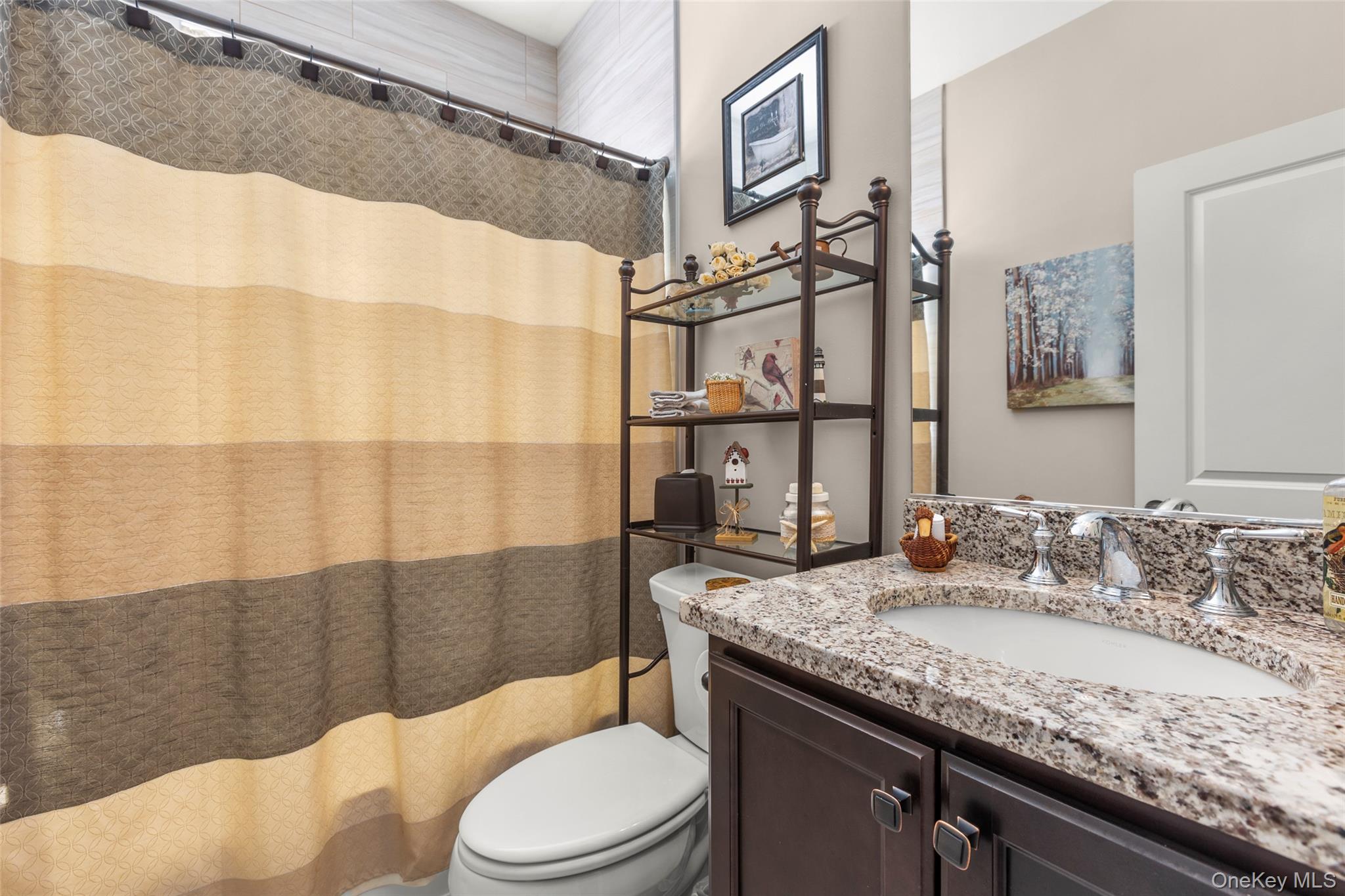 #16 photo, 27 Wildflower Drive, サフォーク郡 Ridge , NY 11961