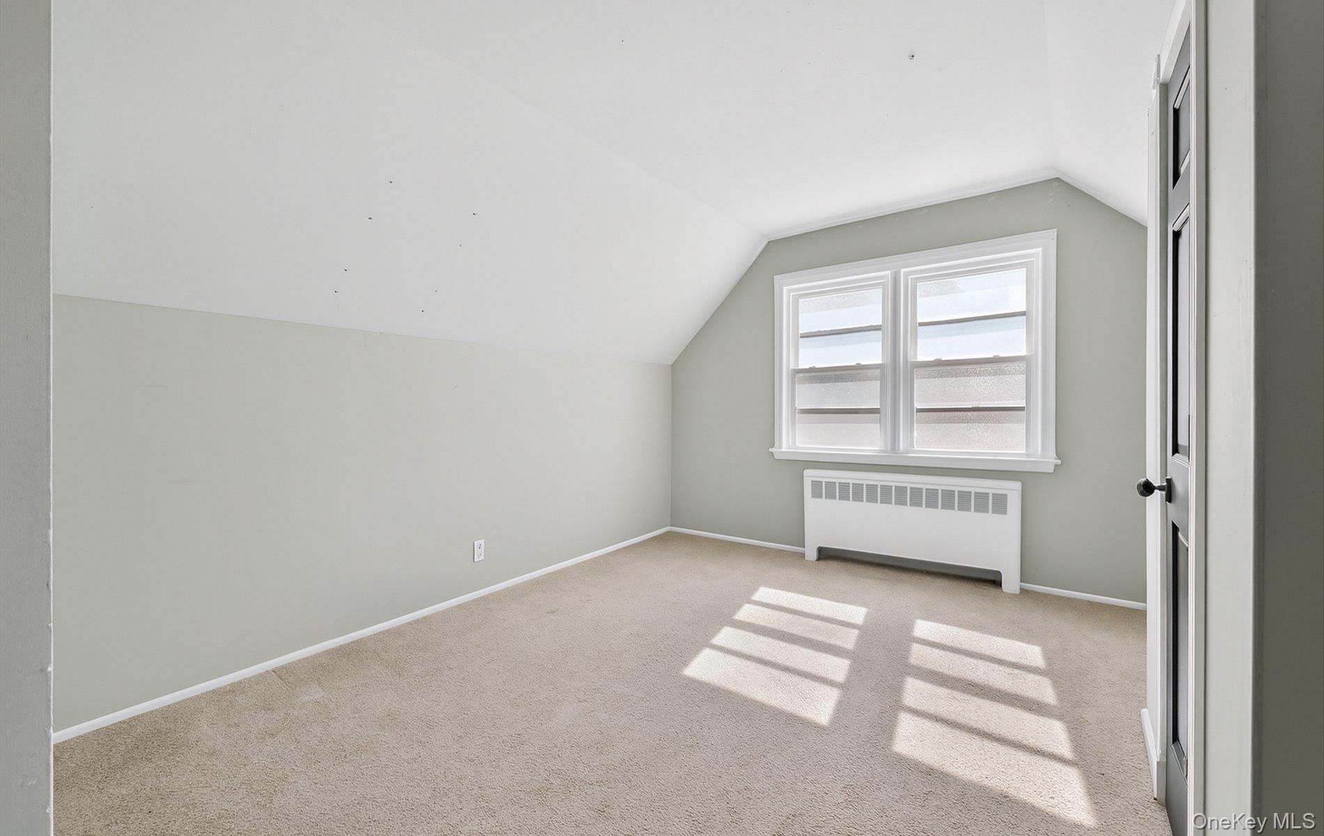 #18 photo, 58 Sudbury Lane, Westbury , NY 11590