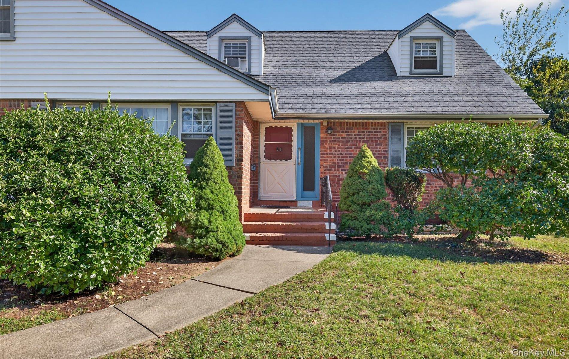 #2 photo, 58 Sudbury Lane, Westbury , NY 11590