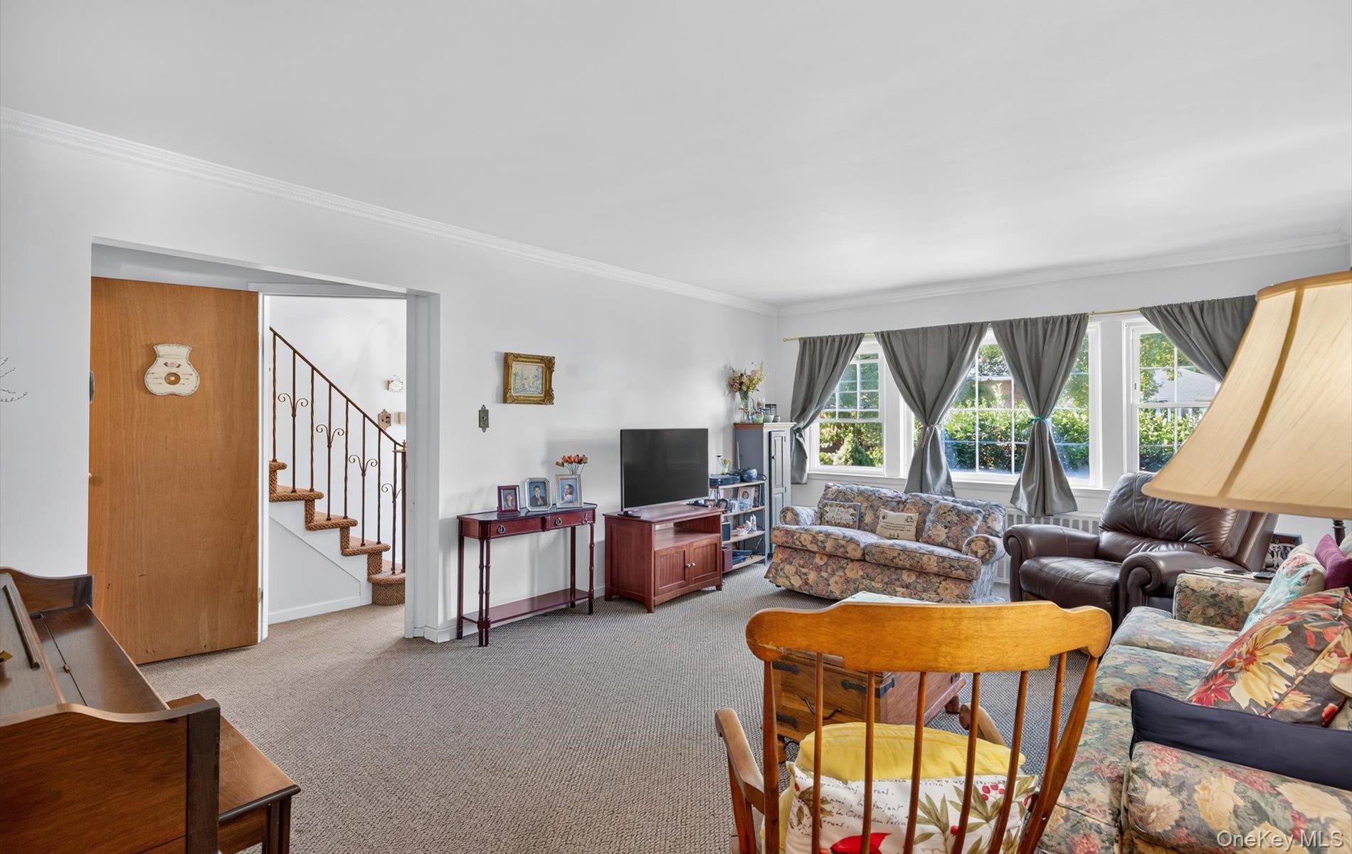 #4 photo, 58 Sudbury Lane, Westbury , NY 11590