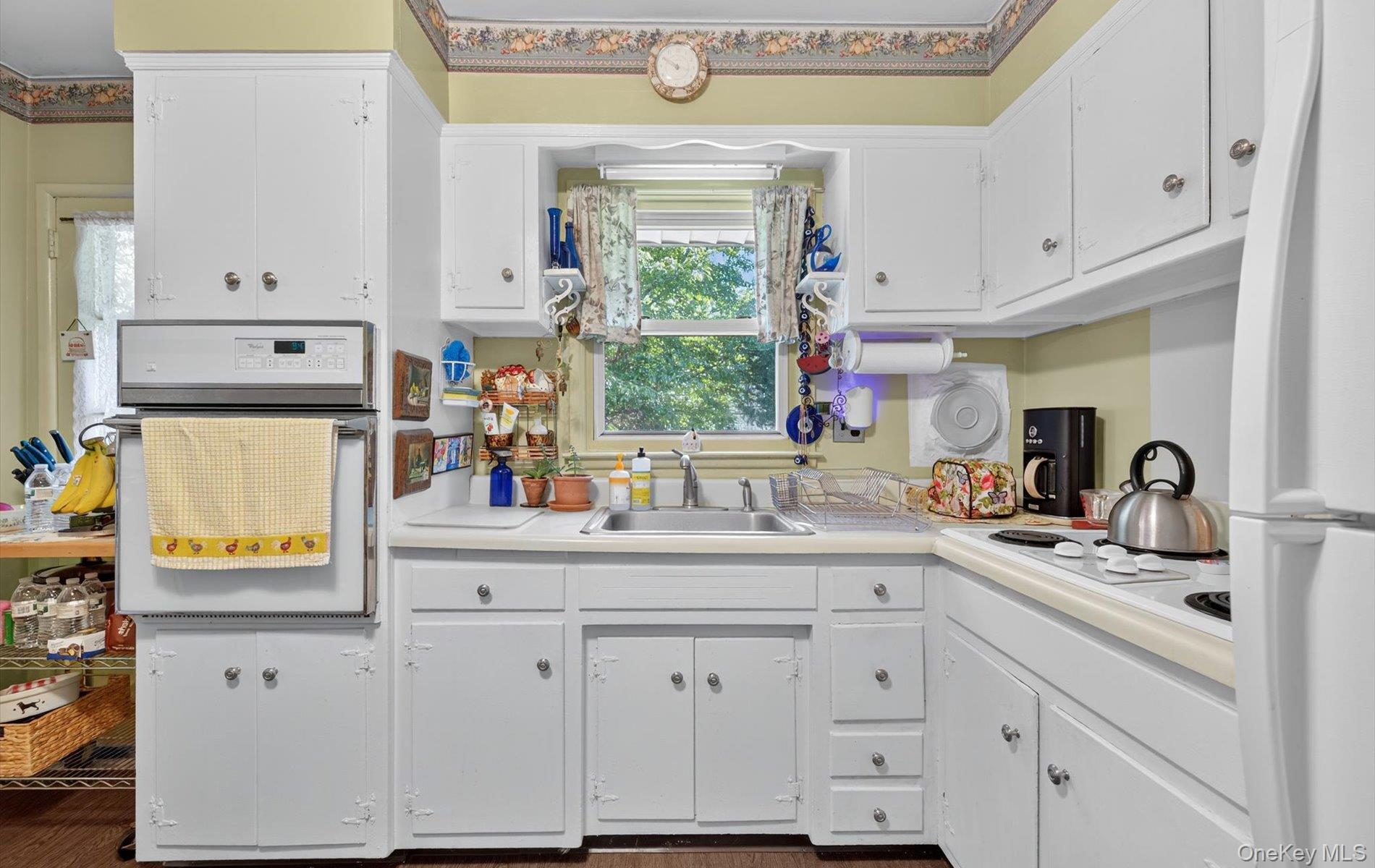 #8 photo, 58 Sudbury Lane, Westbury , NY 11590