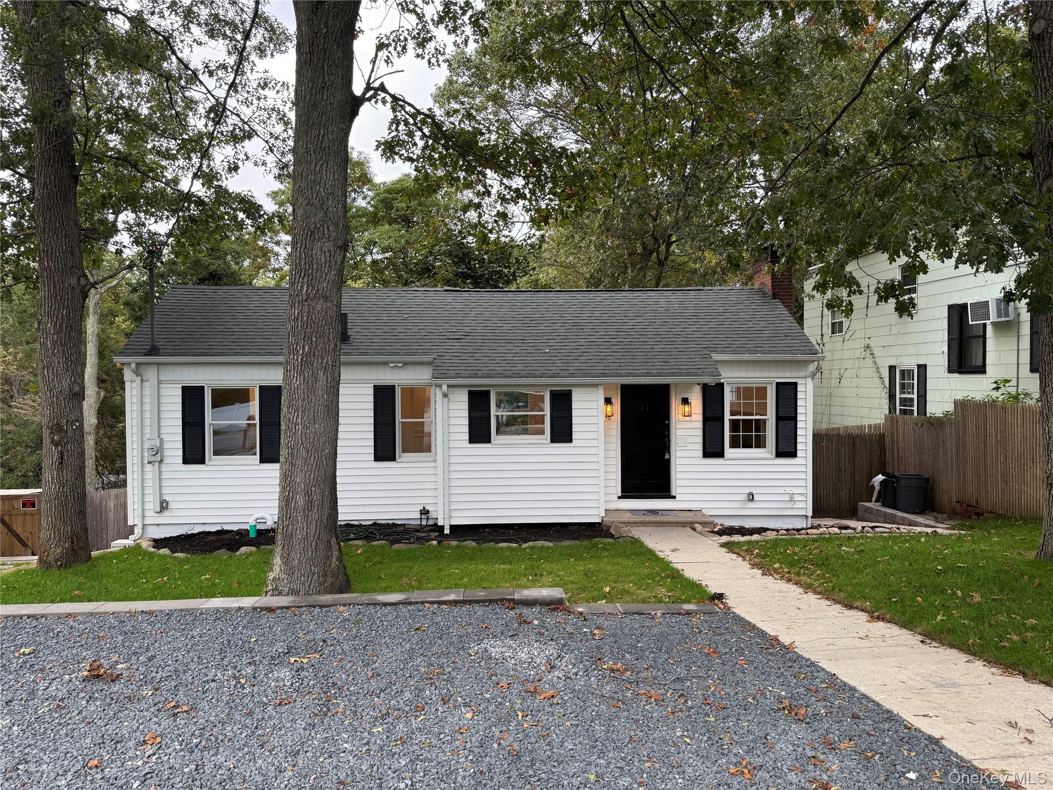 #1 photo, 56 Poseidon Road, सफ़ोक काउंटी Rocky Point , NY 11778